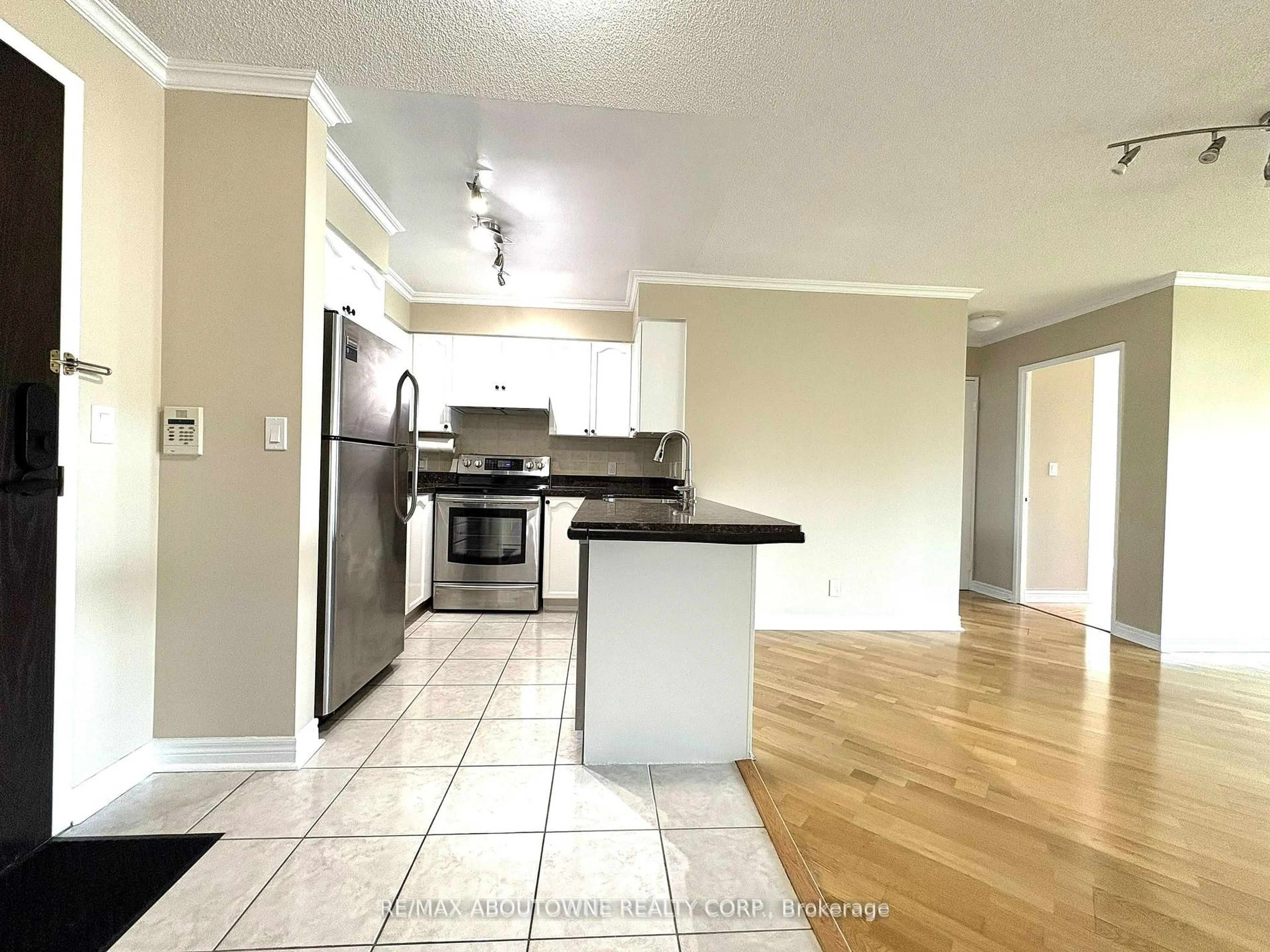 Open concept kitchen, unknown for 23 Hollywood Ave #2706, Toronto Ontario M2N 7L8