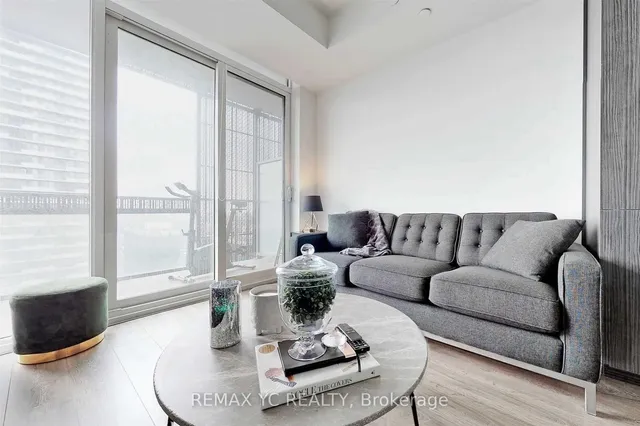 8 Eglinton Ave #2212, Toronto 5
