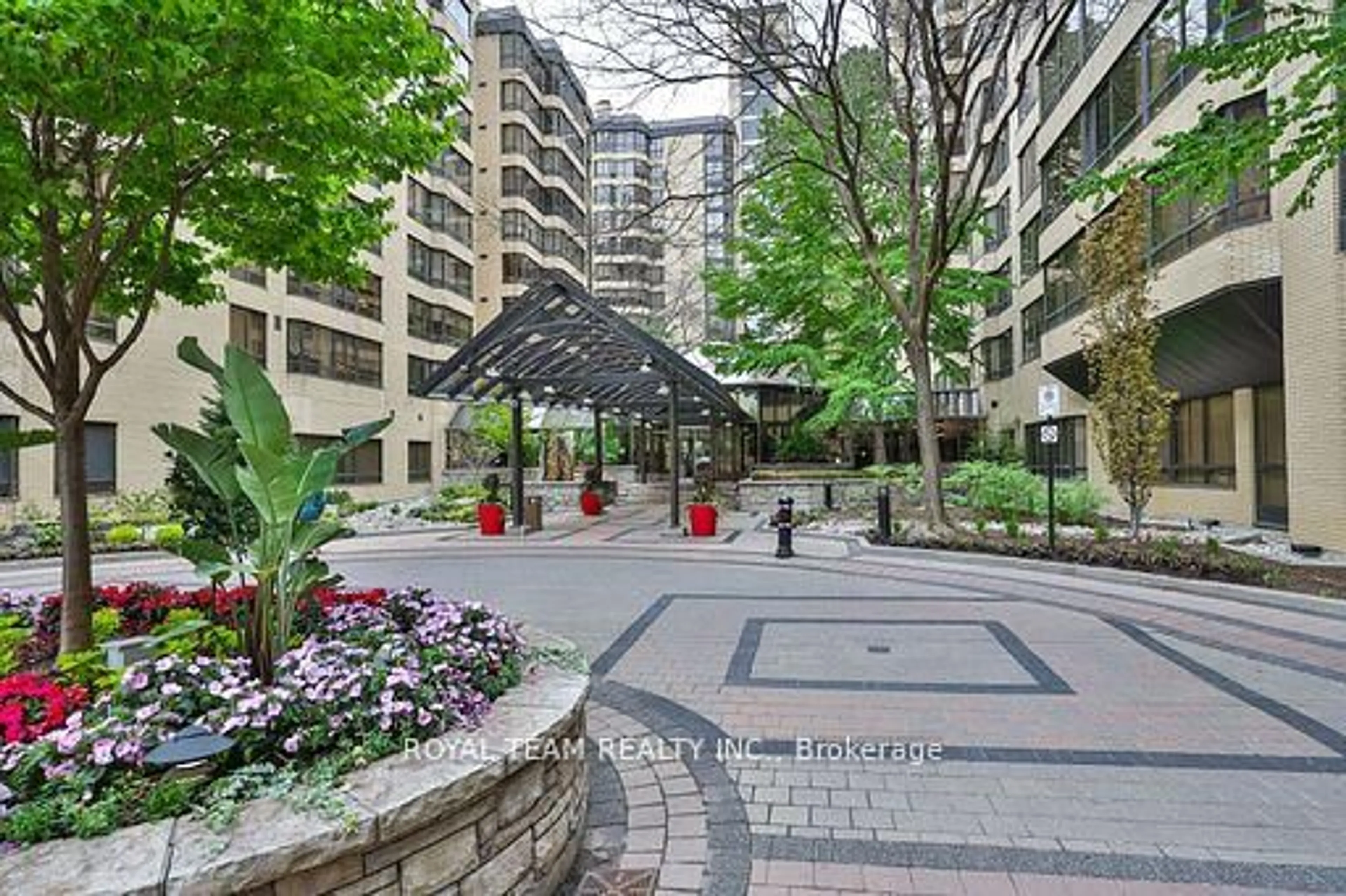 Patio, street for 211 Saint Patrick St #C-PH 10, Toronto Ontario M5T 2Y9