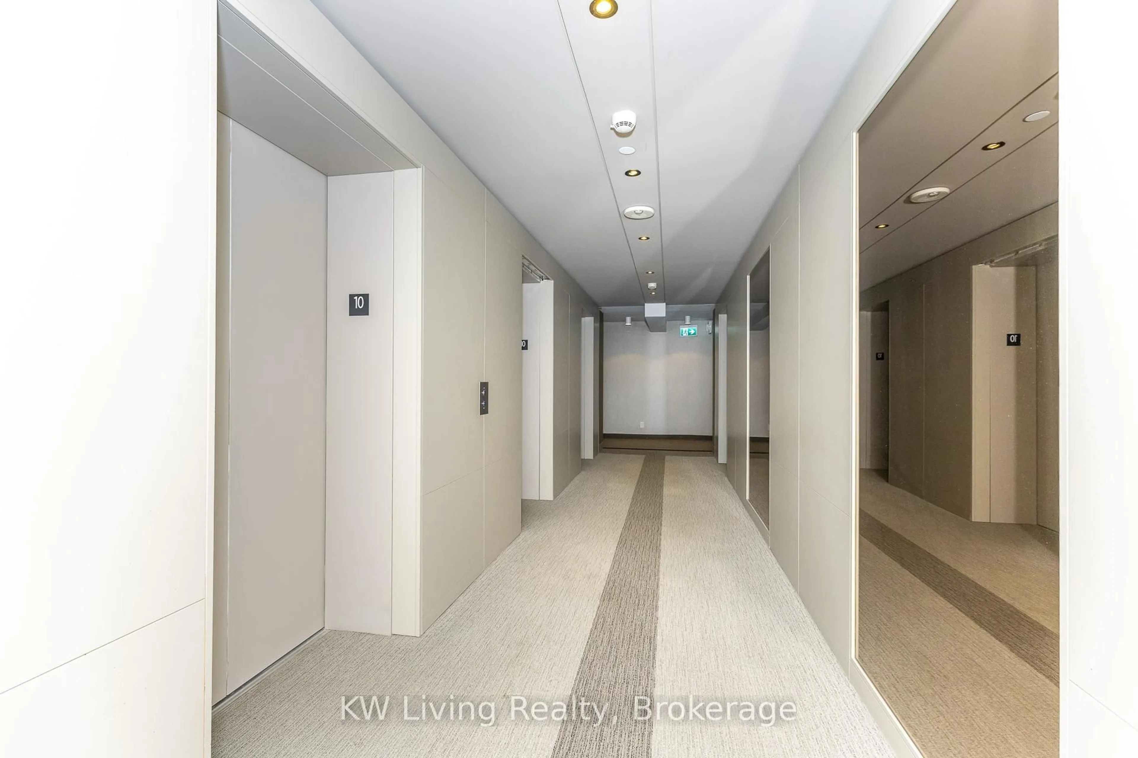 Indoor foyer for 88 Harbour St #1010, Toronto Ontario M5J 0C3