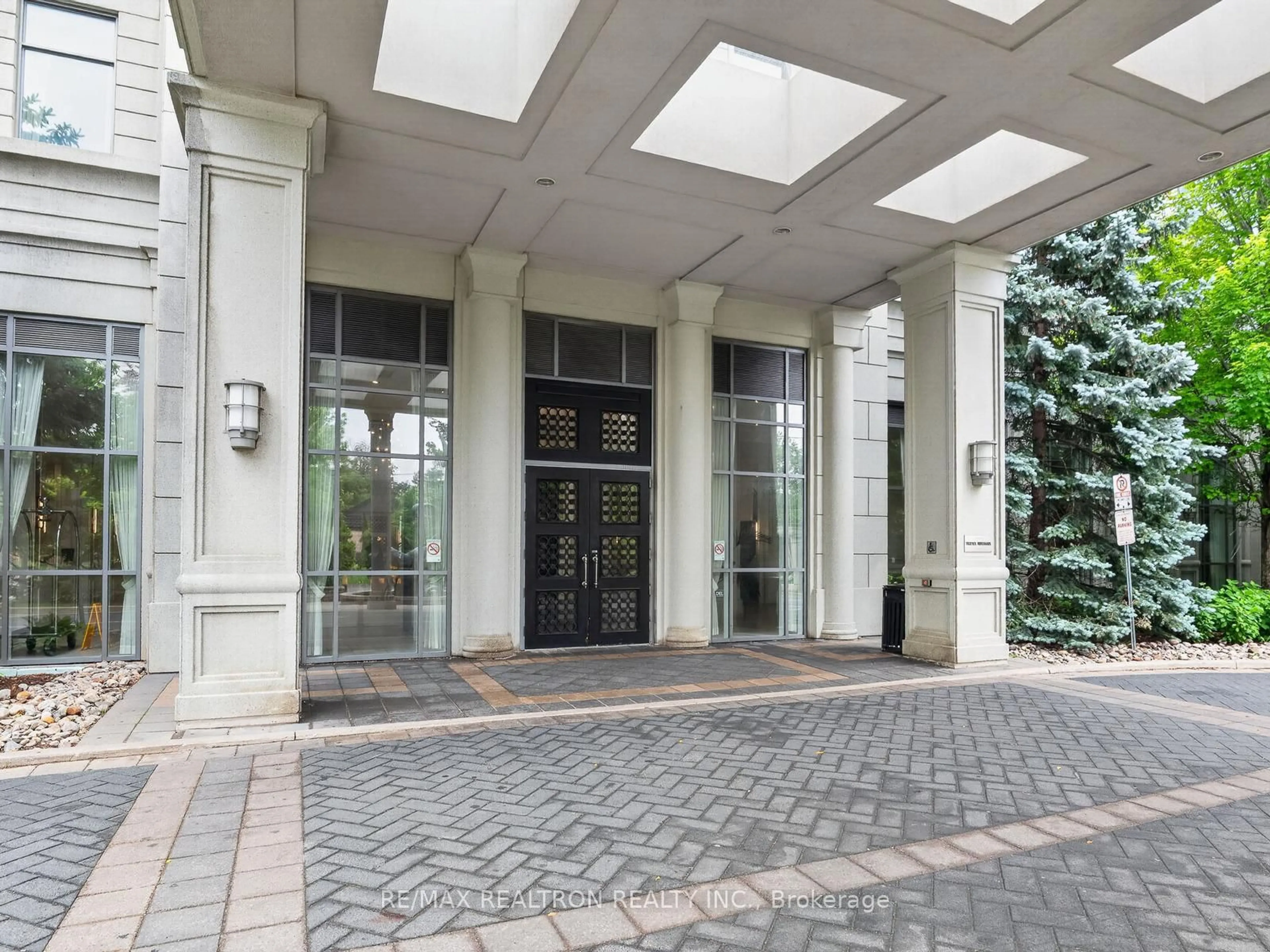 Indoor foyer for 25 Greenview Ave #317, Toronto Ontario M2M 0A5