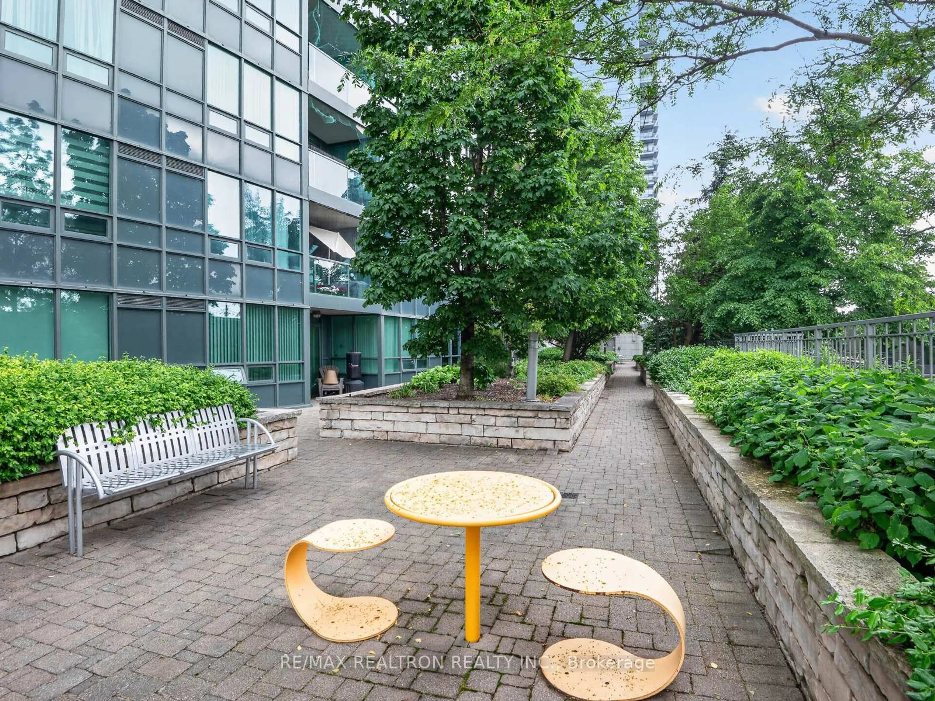 Patio, street for 25 Greenview Ave #317, Toronto Ontario M2M 0A5