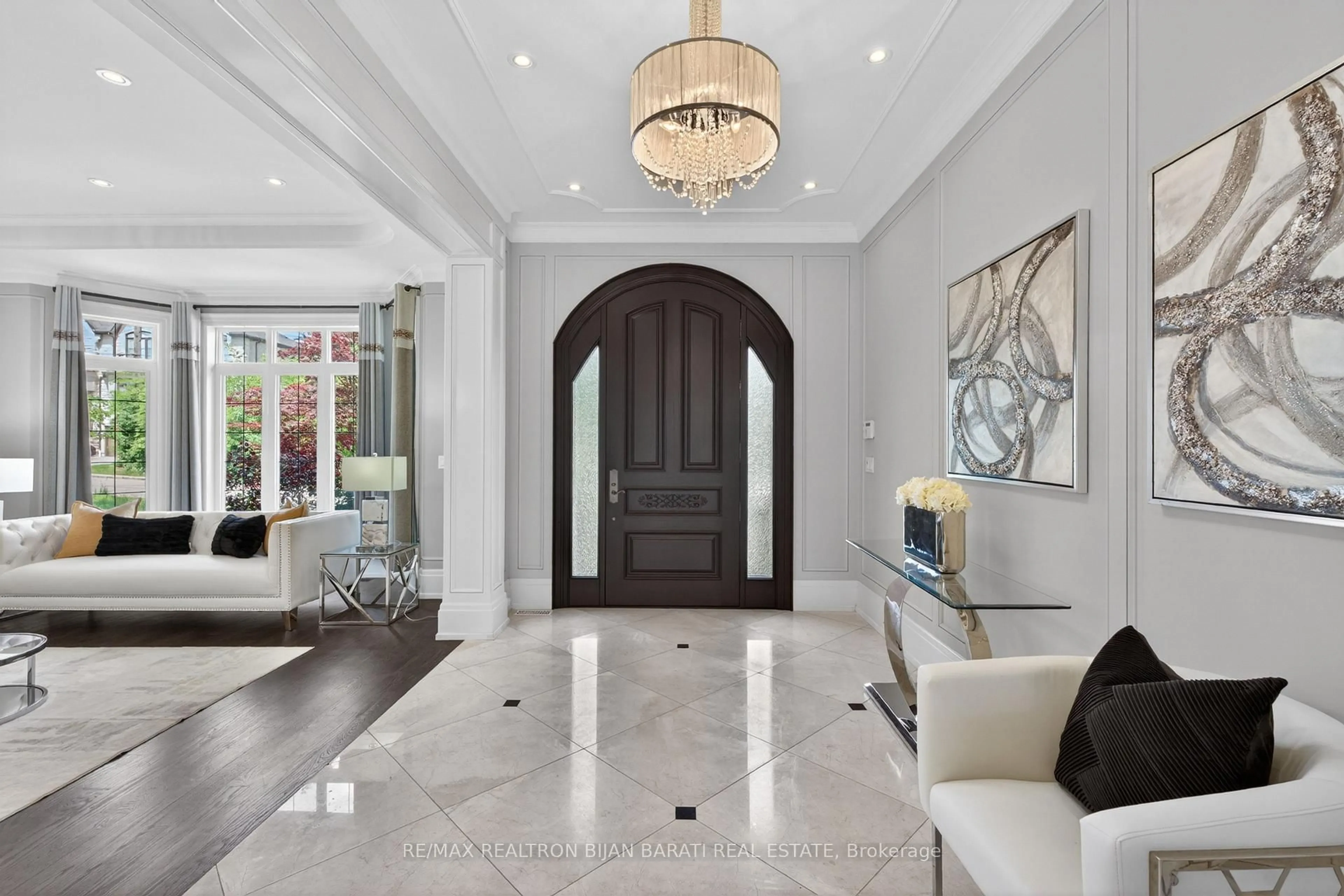 Indoor entryway for 31 Caswell Dr, Toronto Ontario M2M 3M2