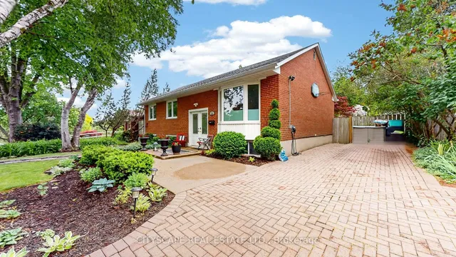 79 Paperbirch Dr, Toronto 2