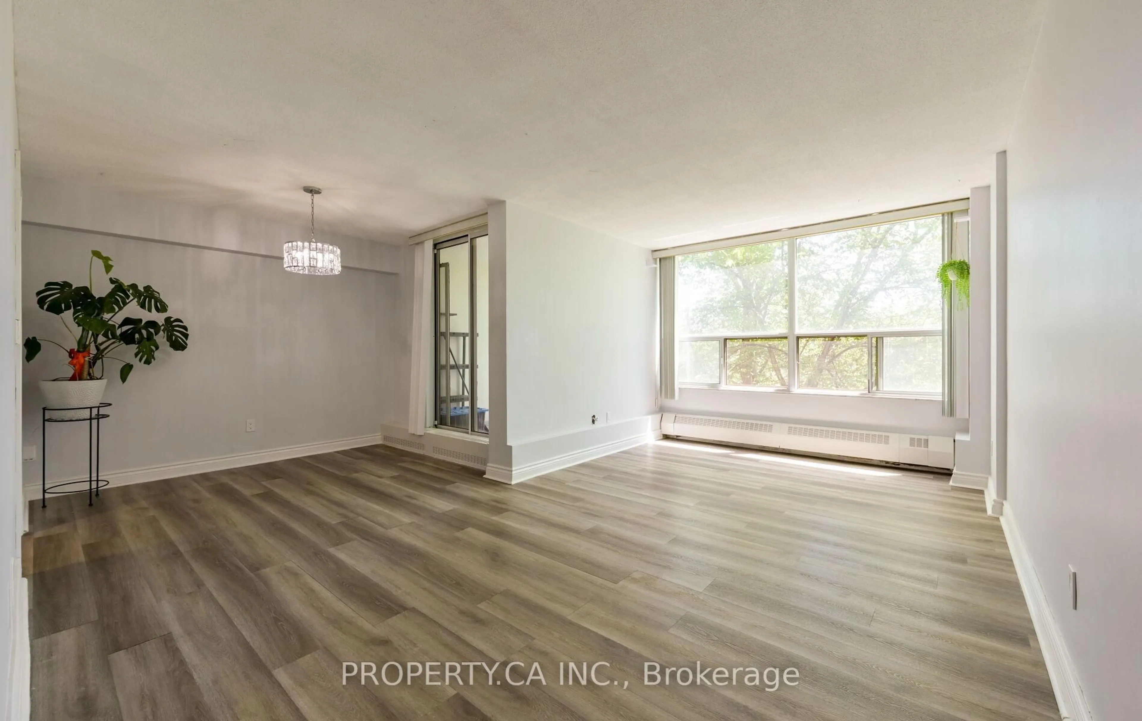 A pic of a room for 60 Pavane Linkway #207, Toronto Ontario M3C 1A1