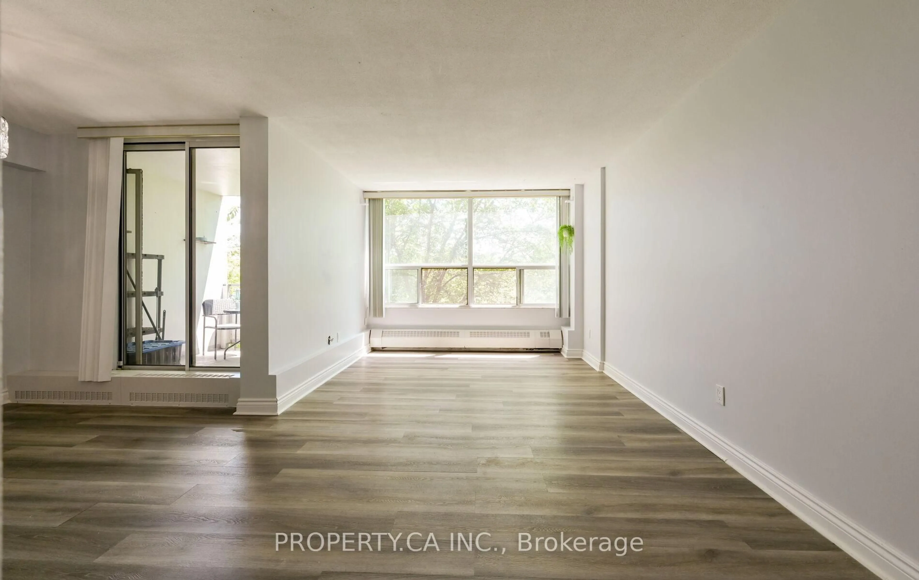 A pic of a room for 60 Pavane Linkway #207, Toronto Ontario M3C 1A1