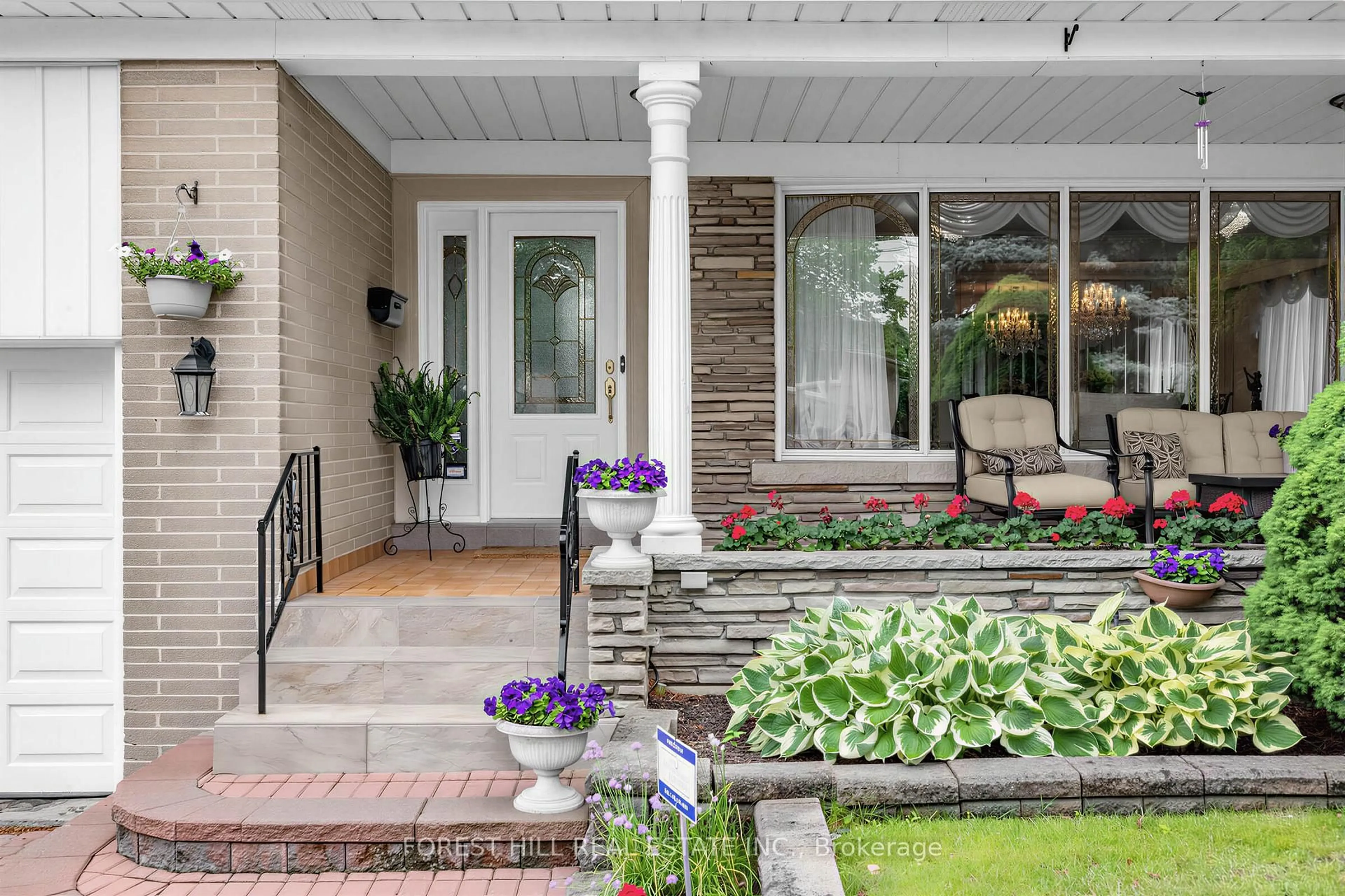 Indoor entryway for 29 Foxwarren Dr, Toronto Ontario M2K 1L1