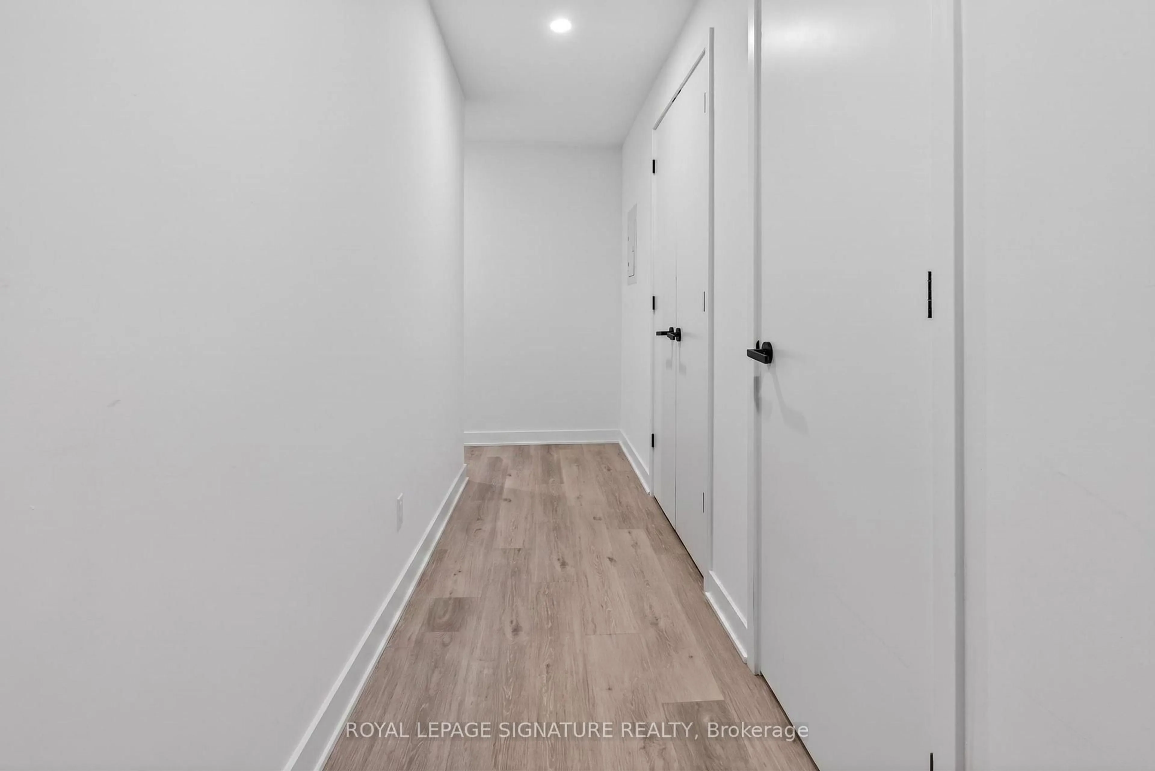 Indoor entryway for 55 Charles St #4303, Toronto Ontario M4Y 0J1