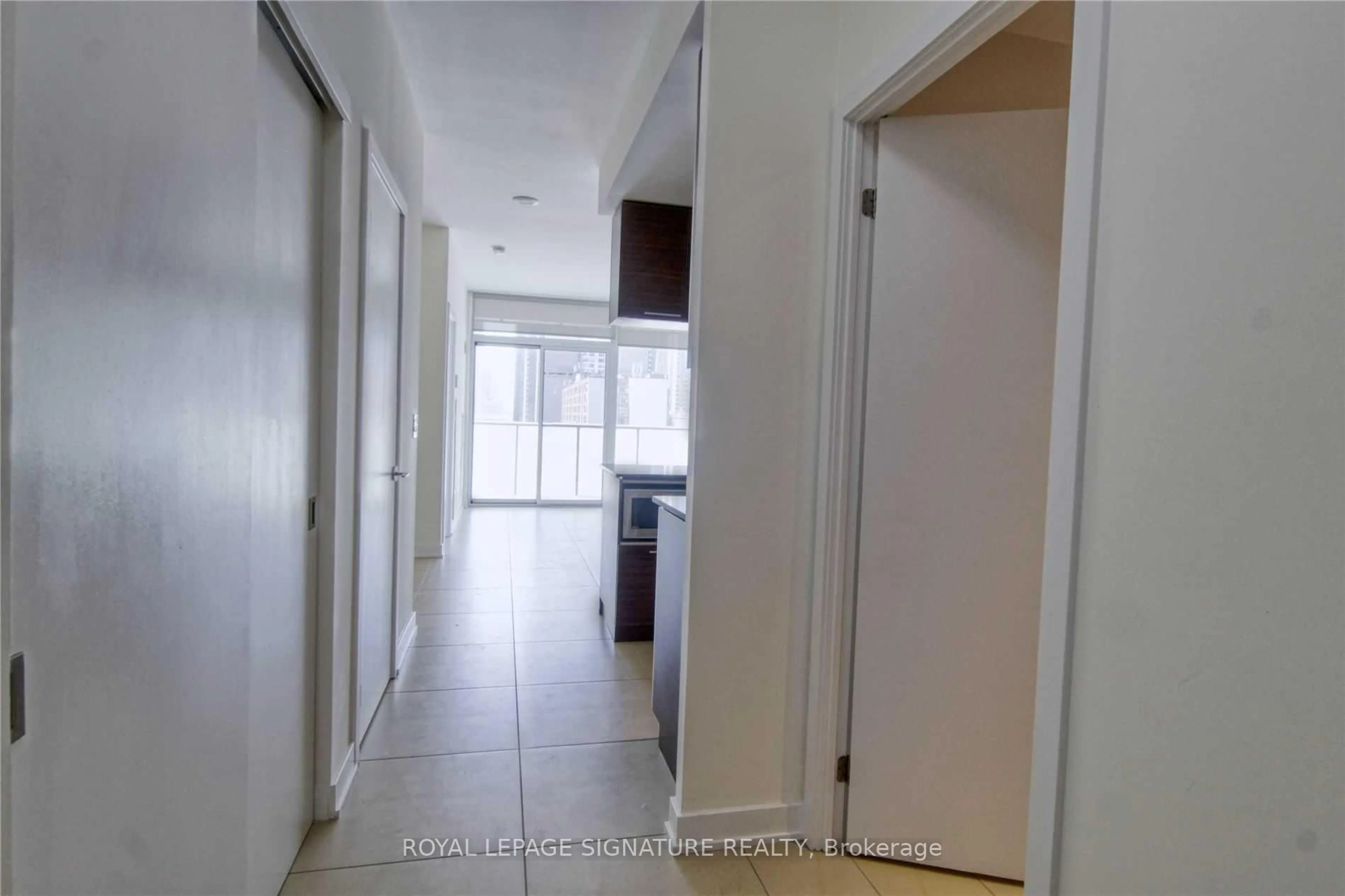 Indoor foyer for 1 Market St #914, Toronto Ontario M5E 0A2