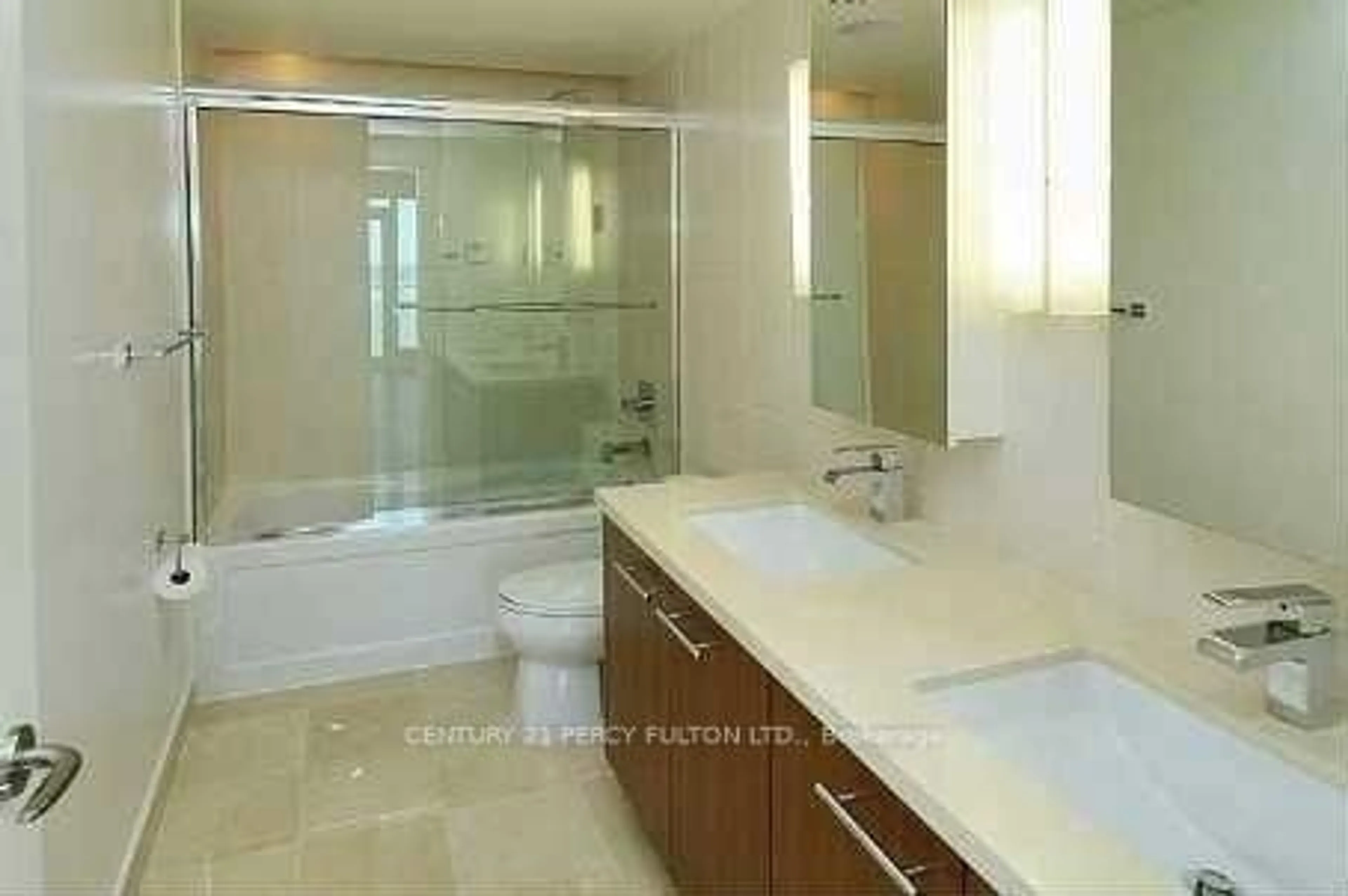 Contemporary bathroom, ceramic/tile floor for 80 John St #3001, Toronto Ontario M5V 3X4