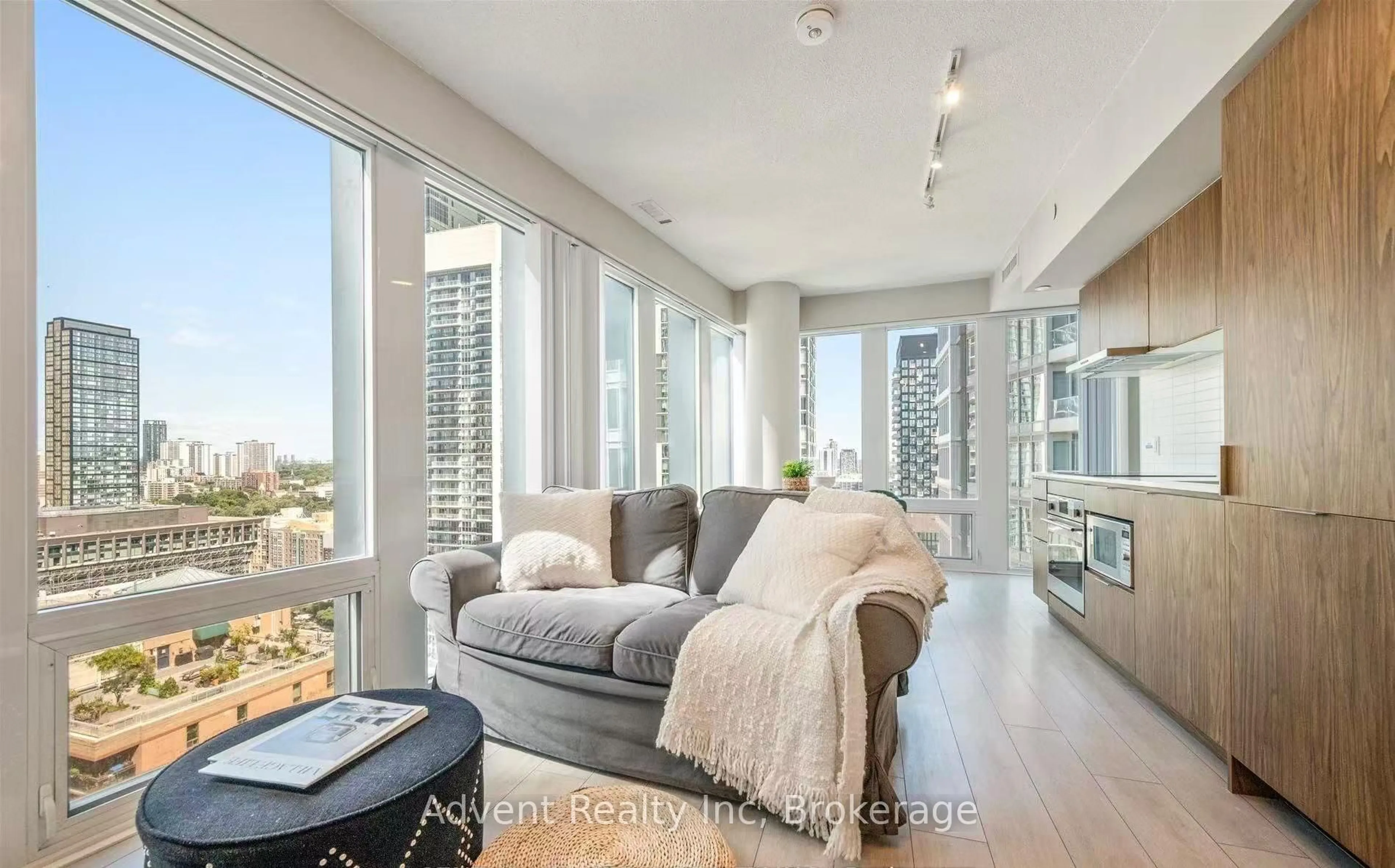 Living room with furniture, unknown for 60 Shuter St #2711, Toronto Ontario M5B 0B7