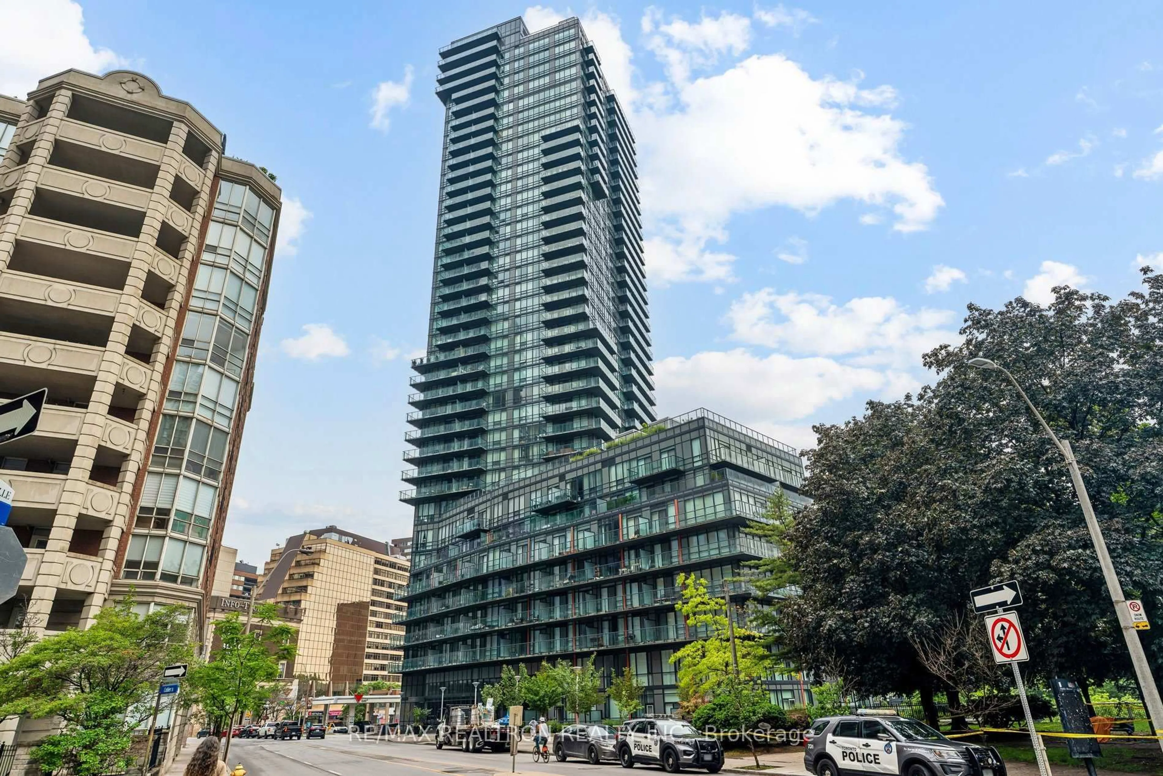 Unknown for 825 Church St #3102, Toronto Ontario M4W 3Z4