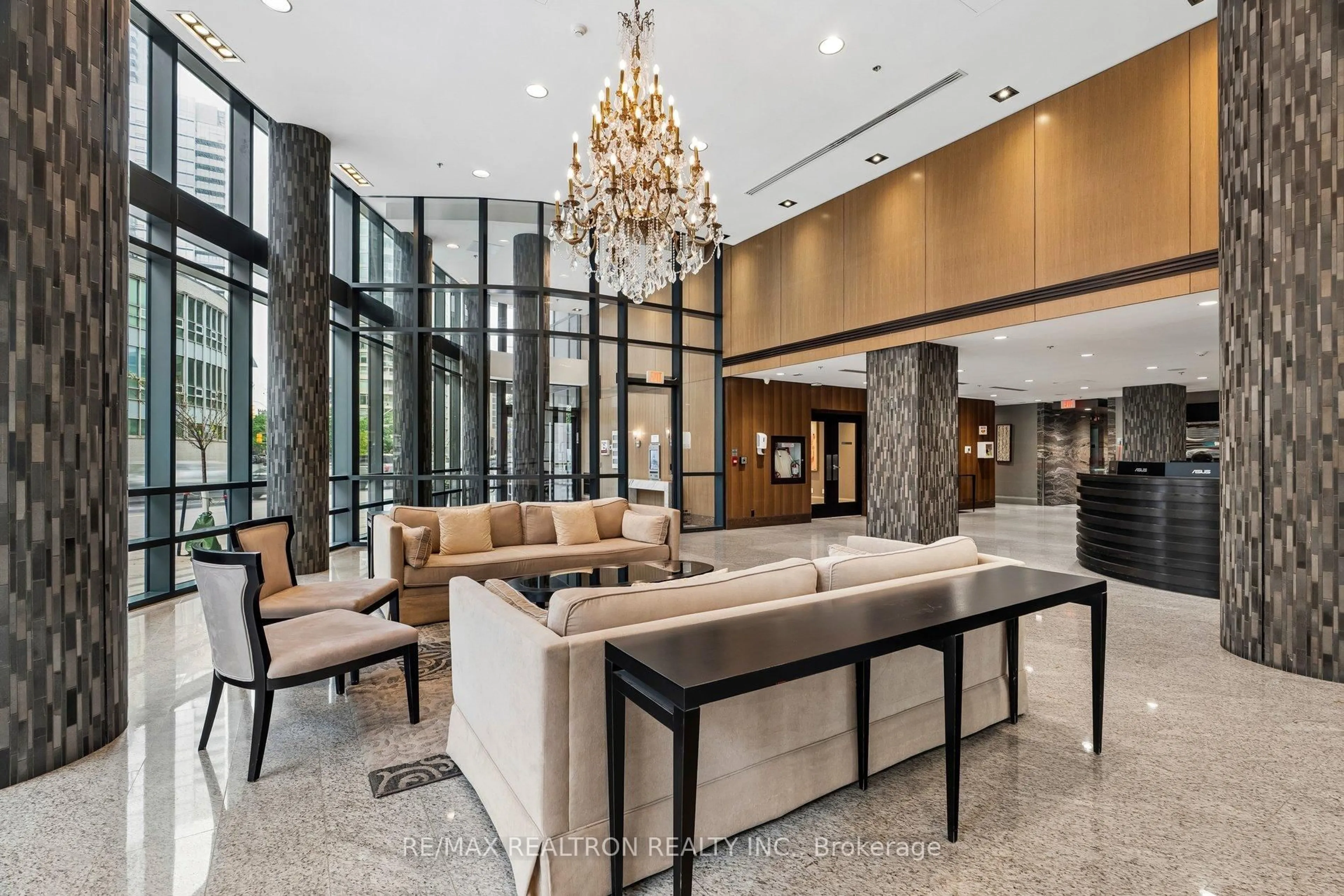 Lobby for 825 Church St #3102, Toronto Ontario M4W 3Z4