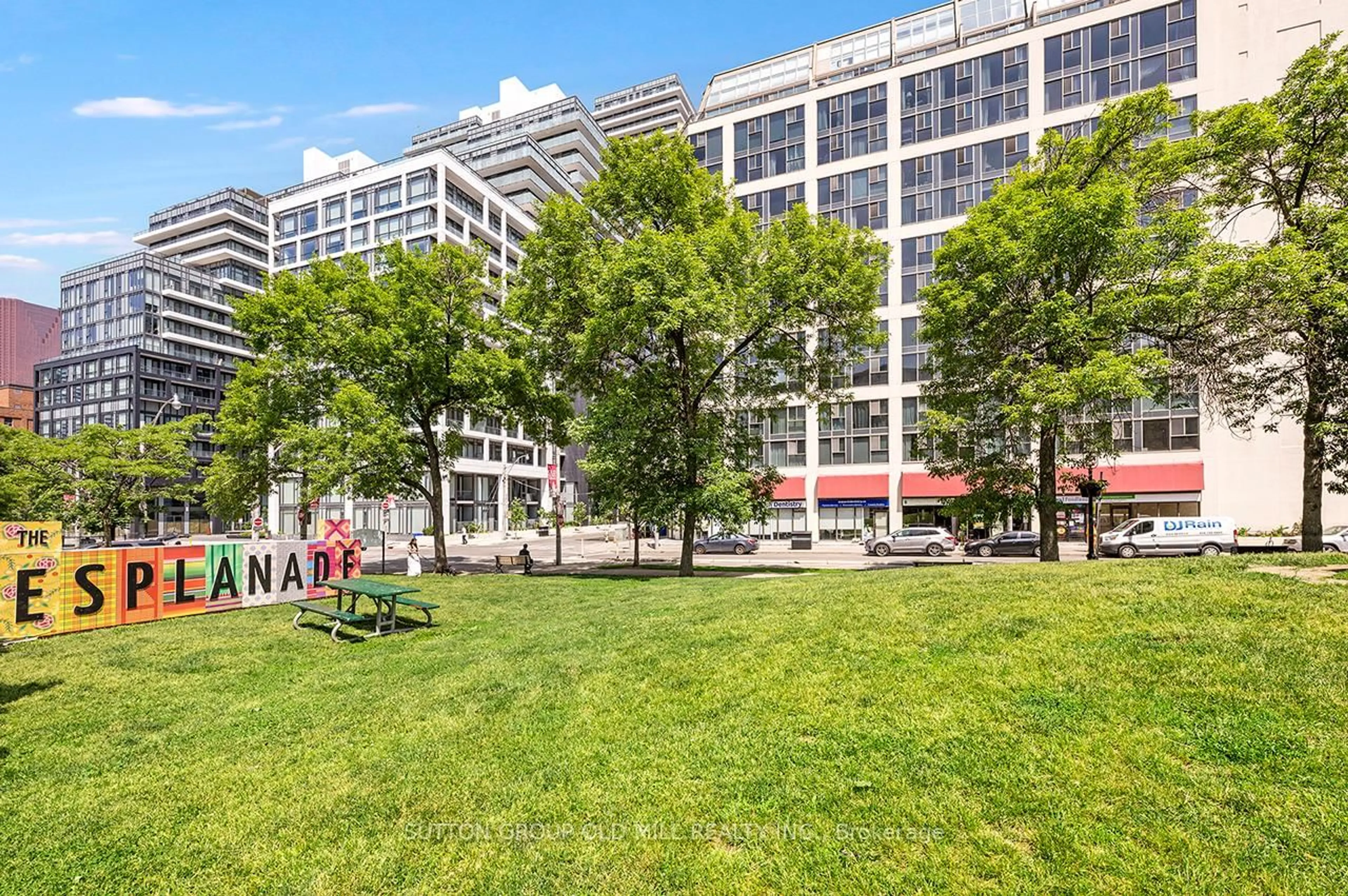 Patio, street for 222 The Esplanade St #821, Toronto Ontario M5A 4M8