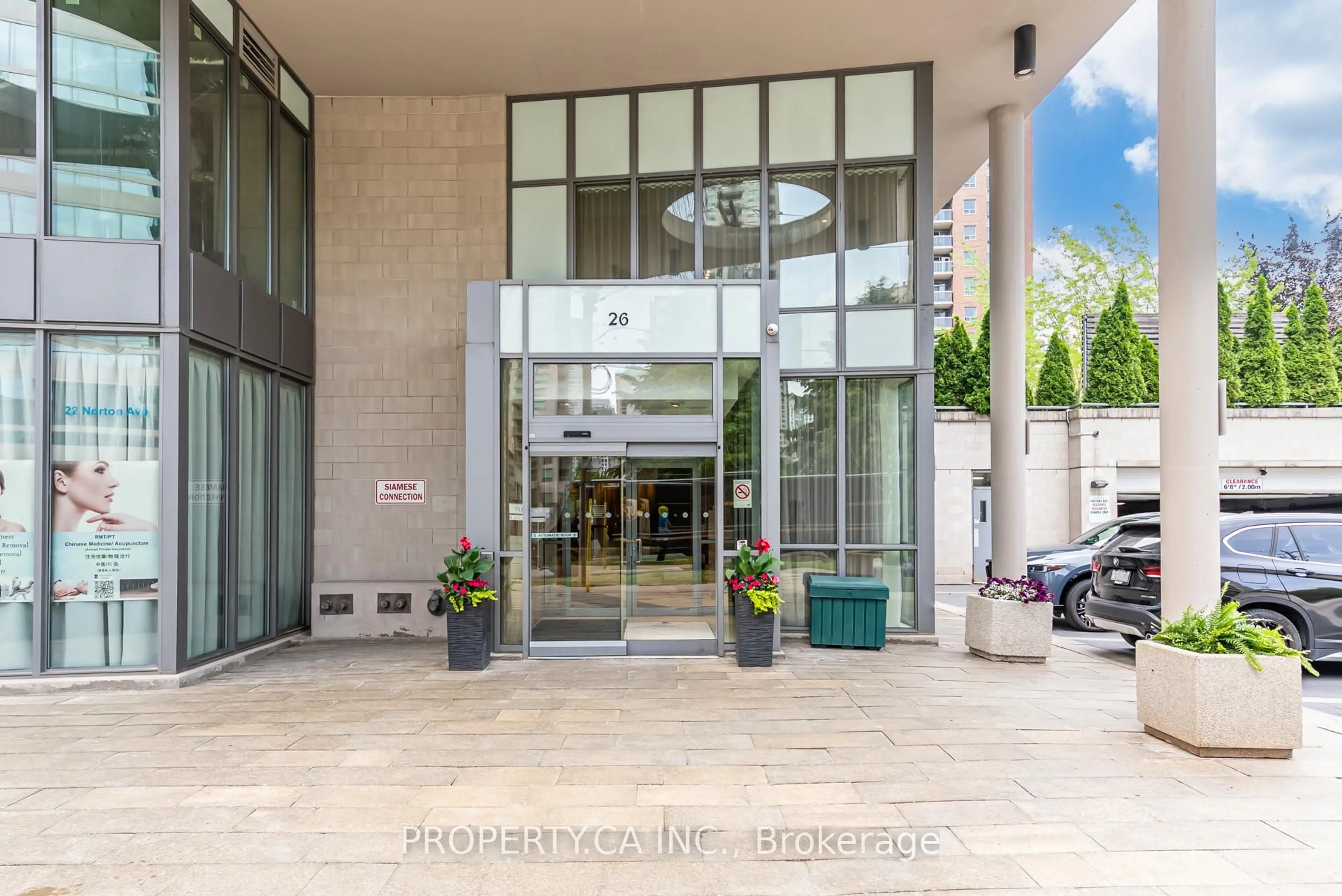 Indoor foyer for 26 Norton Ave #1111, Toronto Ontario M2N 0C6