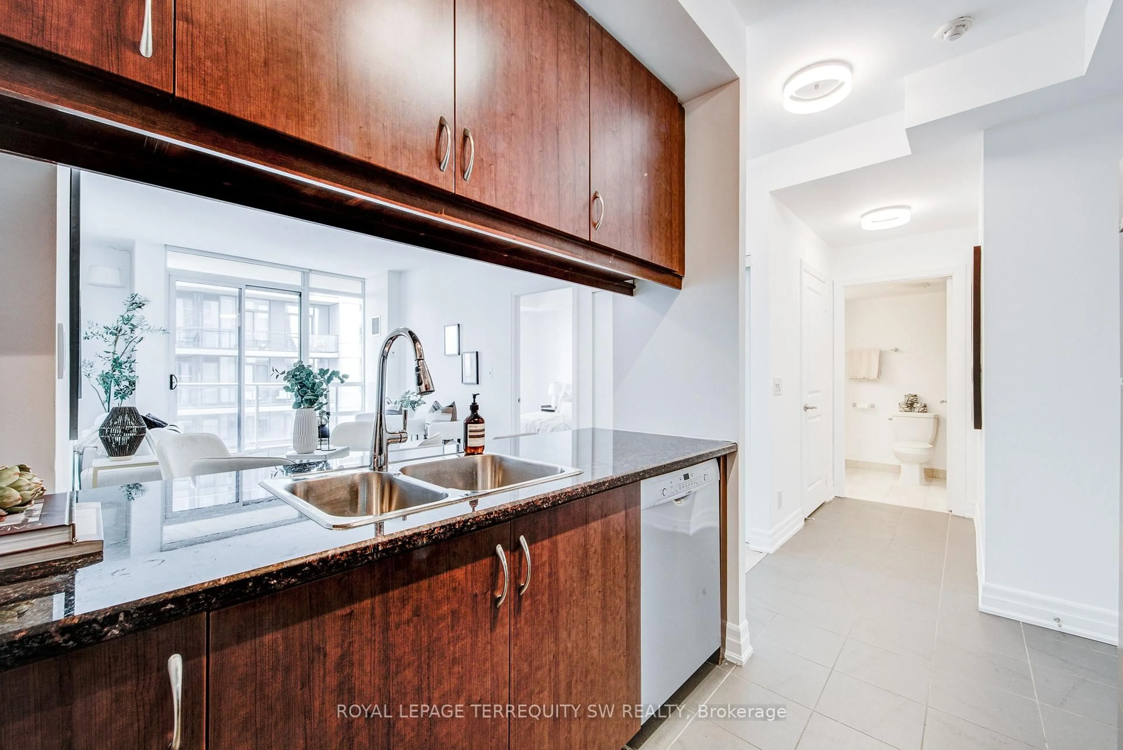 Standard kitchen, ceramic/tile floor for 500 St Clair Ave #1702, Toronto Ontario M6C 1A8