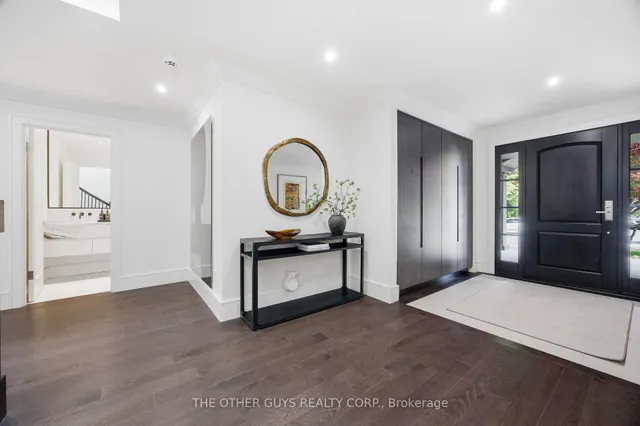 18 Chipstead Rd, Toronto 3