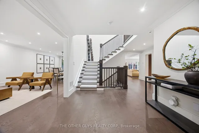 18 Chipstead Rd, Toronto 4