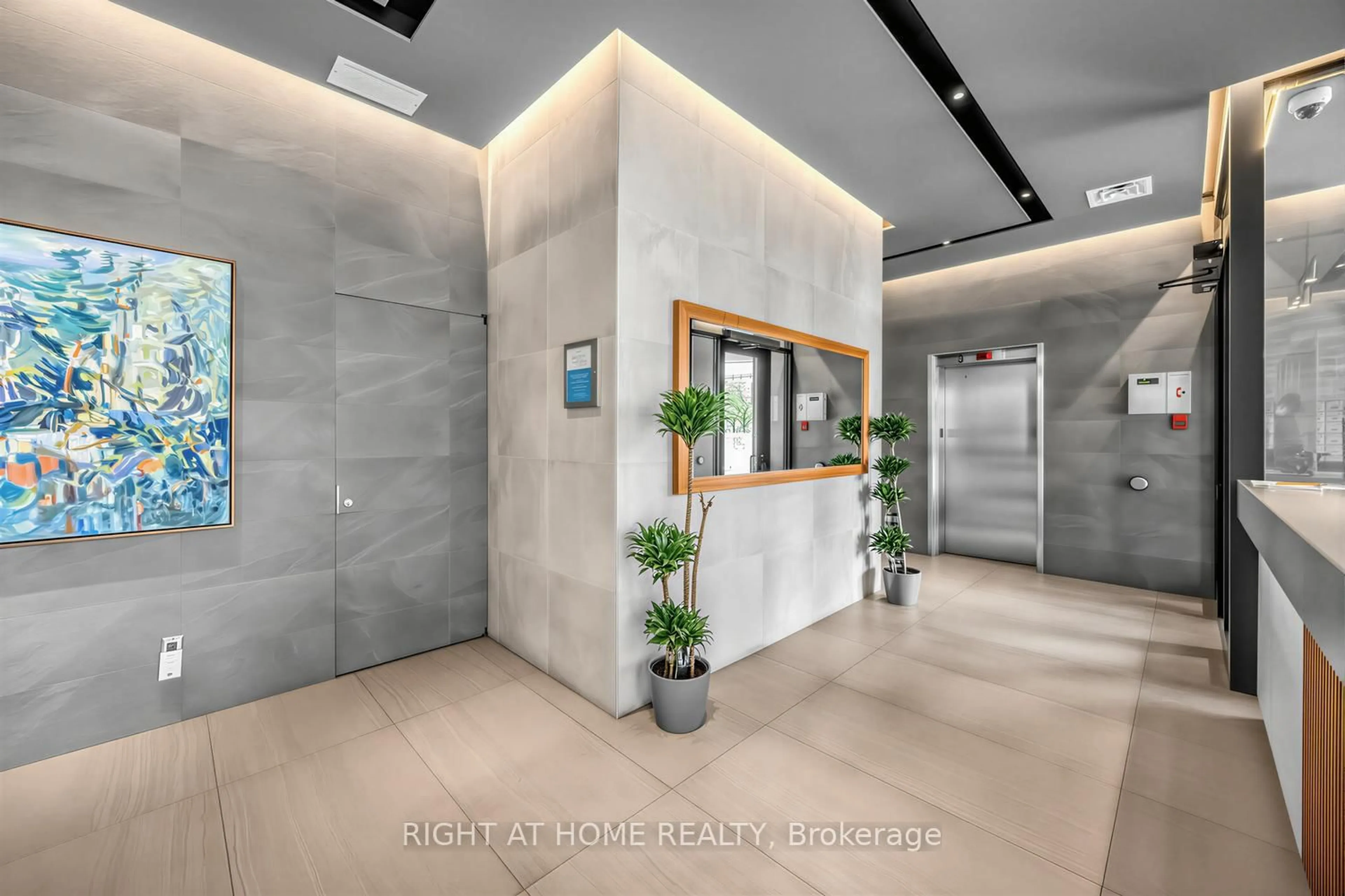 Indoor foyer for 260 Queens Quay #1906, Toronto Ontario M5J 2N3