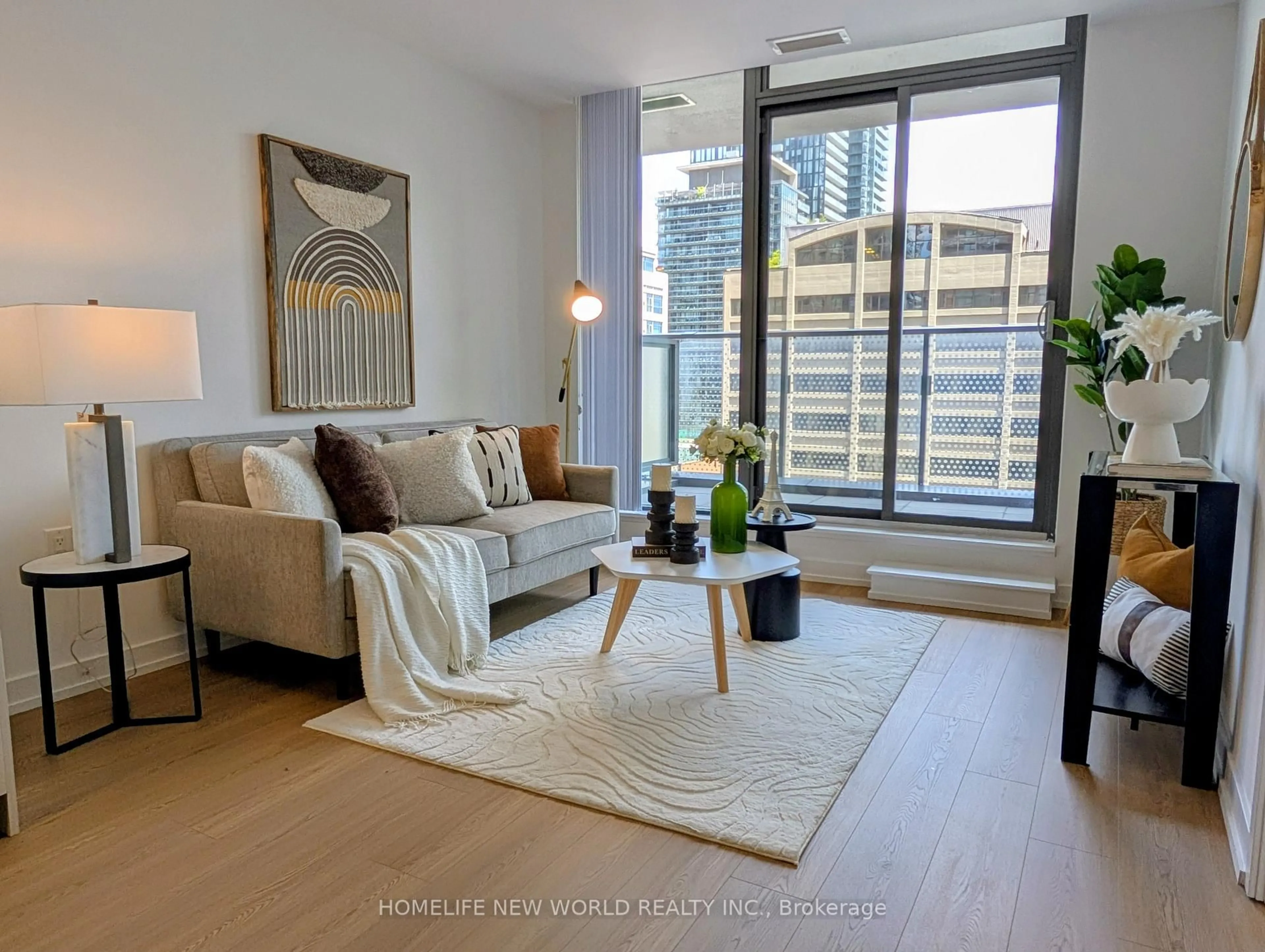 Living room with furniture, unknown for 11 Wellesley St #602, Toronto Ontario M4Y 0G4