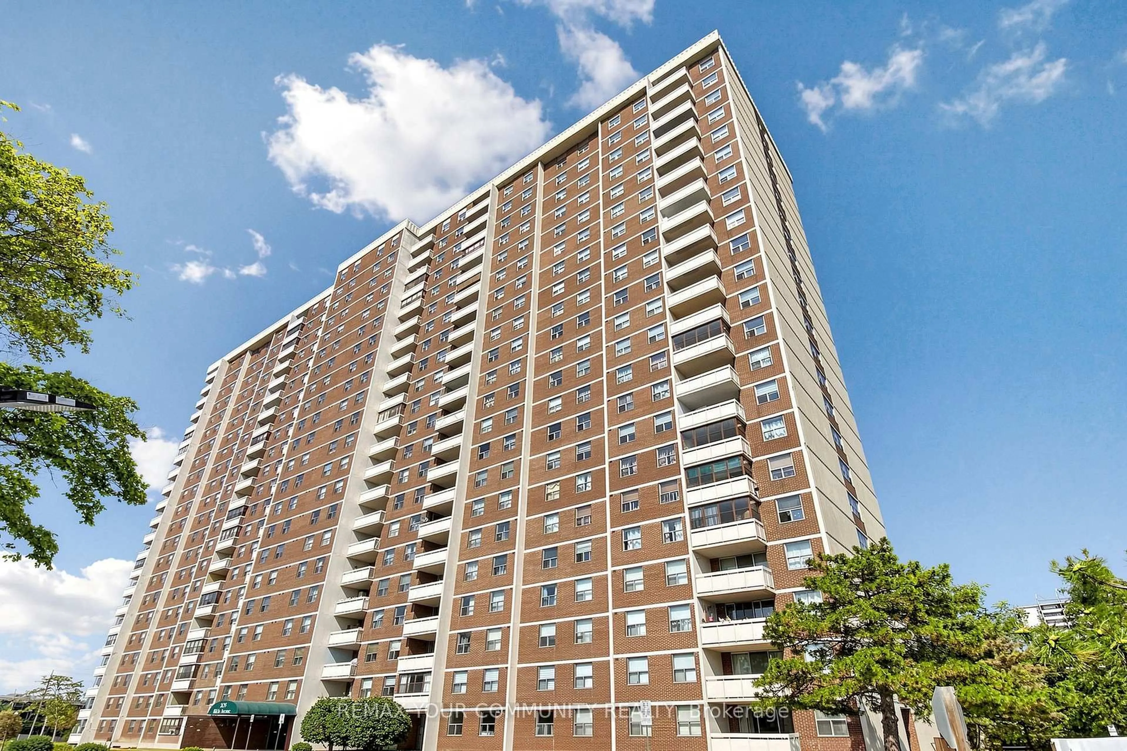A pic from outside/outdoor area/front of a property/back of a property/a pic from drone, building for 205 Hilda Ave #1407, Toronto Ontario M2M 4B1