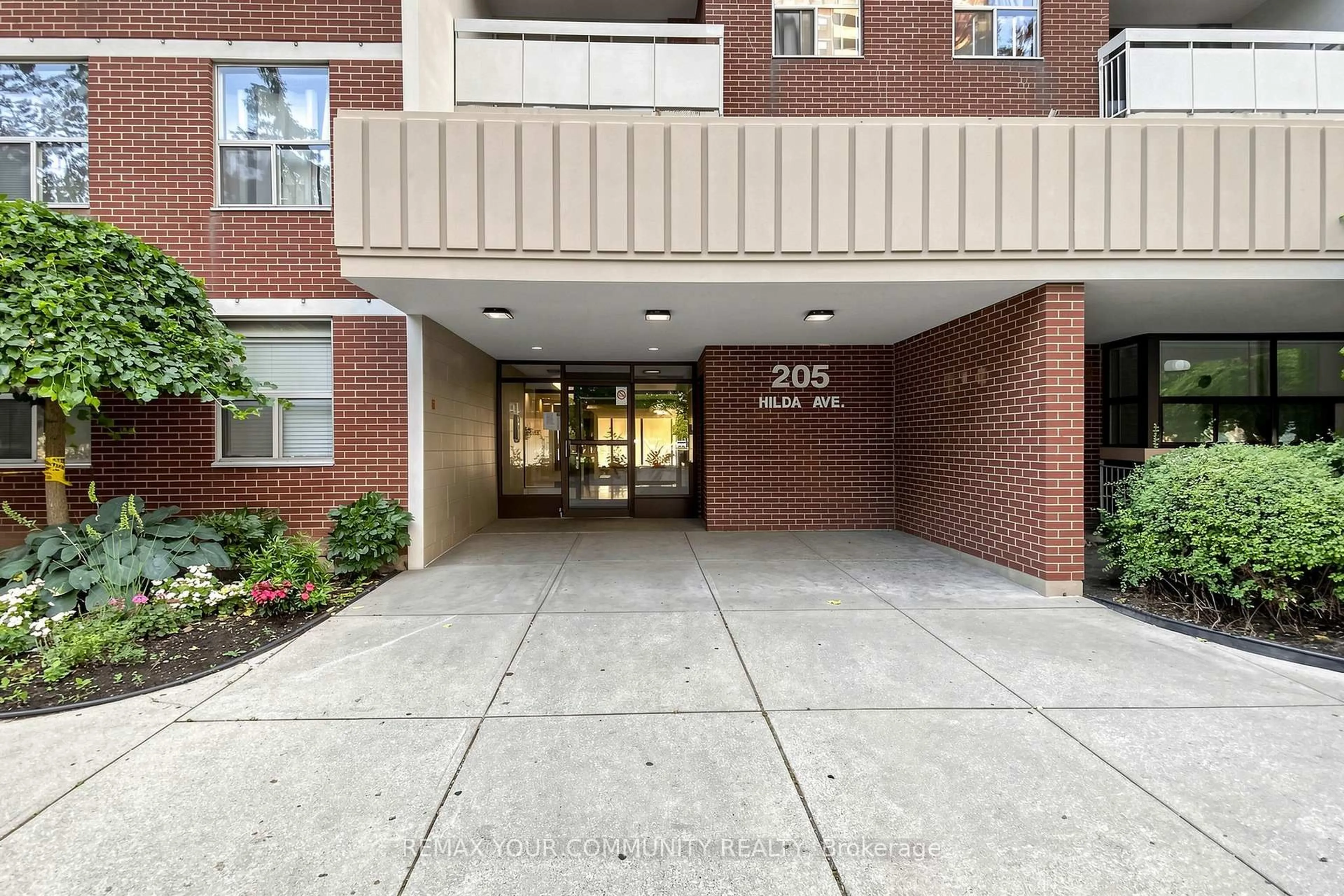 Indoor foyer for 205 Hilda Ave #1407, Toronto Ontario M2M 4B1