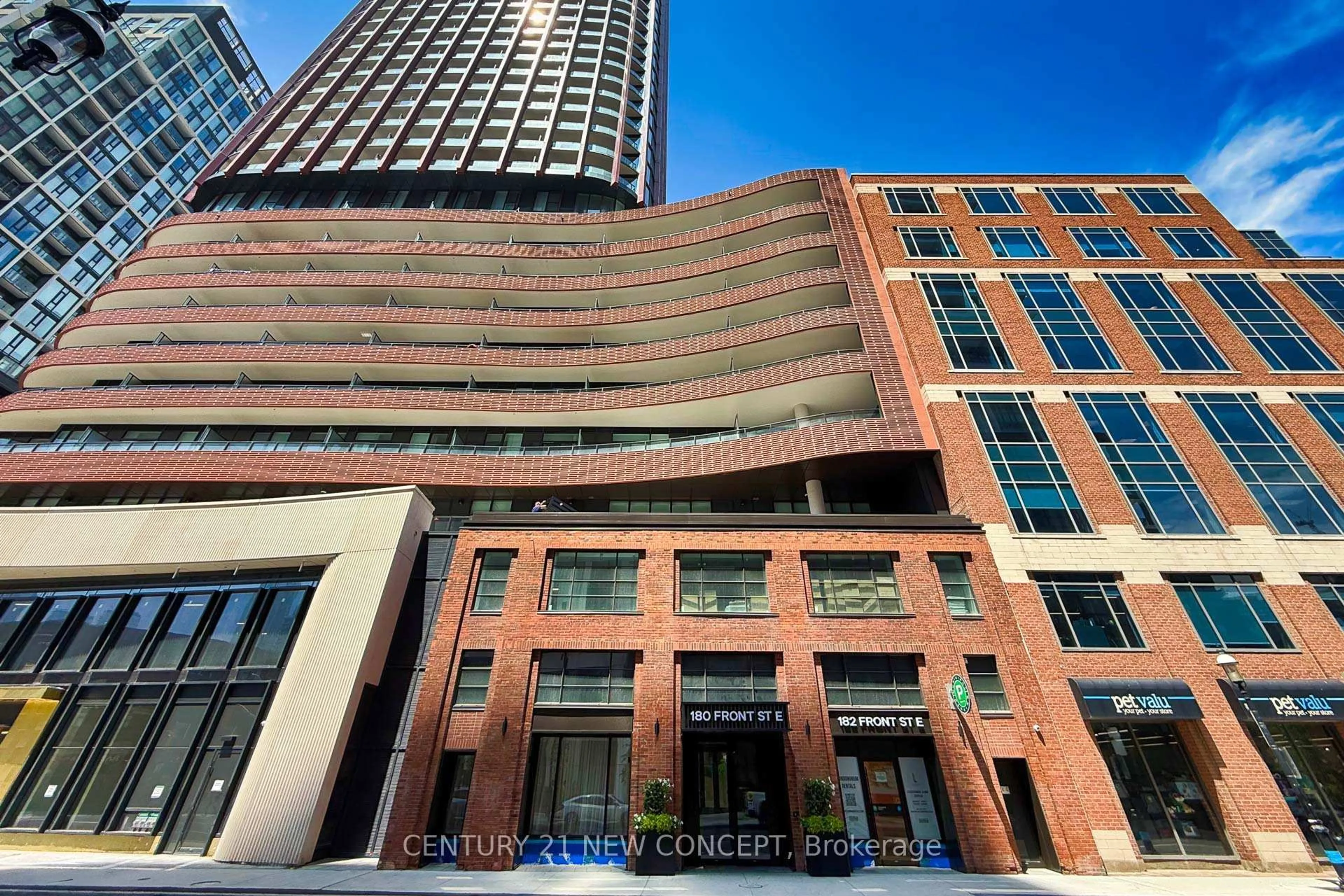 Indoor foyer for 180 Front St #3810, Toronto Ontario M5A 0A9
