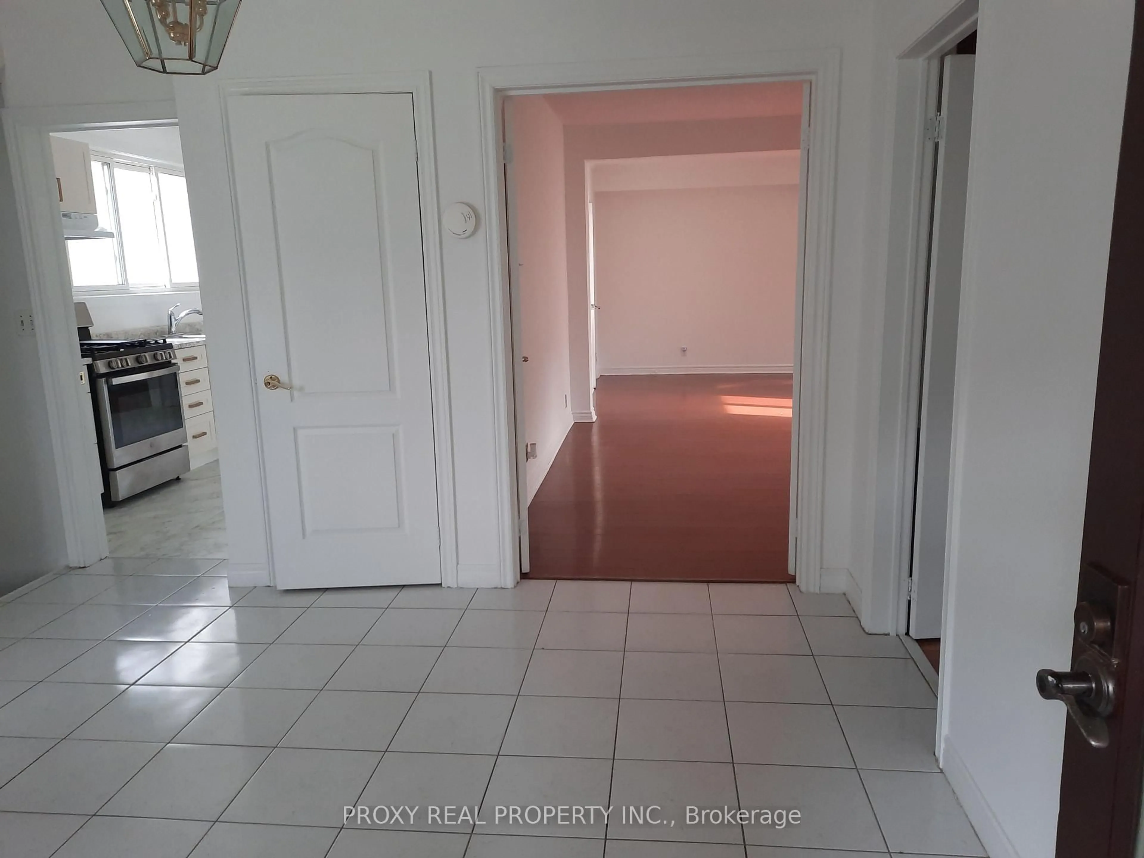 Unknown for 205 Maplehurst Ave, Toronto Ontario M2N 3C3