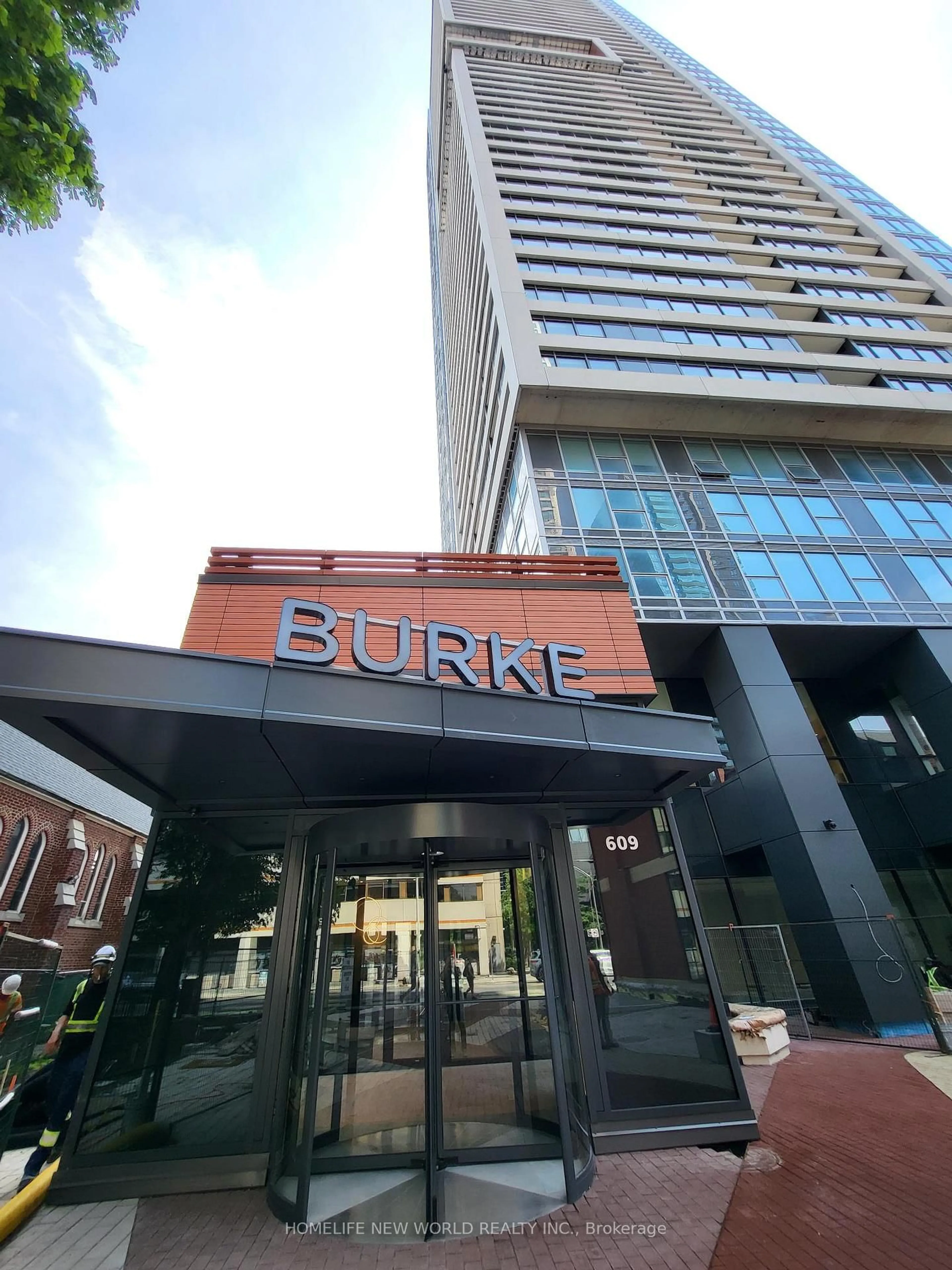 Blurry image for 609 Sherbourne St #901, Toronto Ontario M4X 0A4