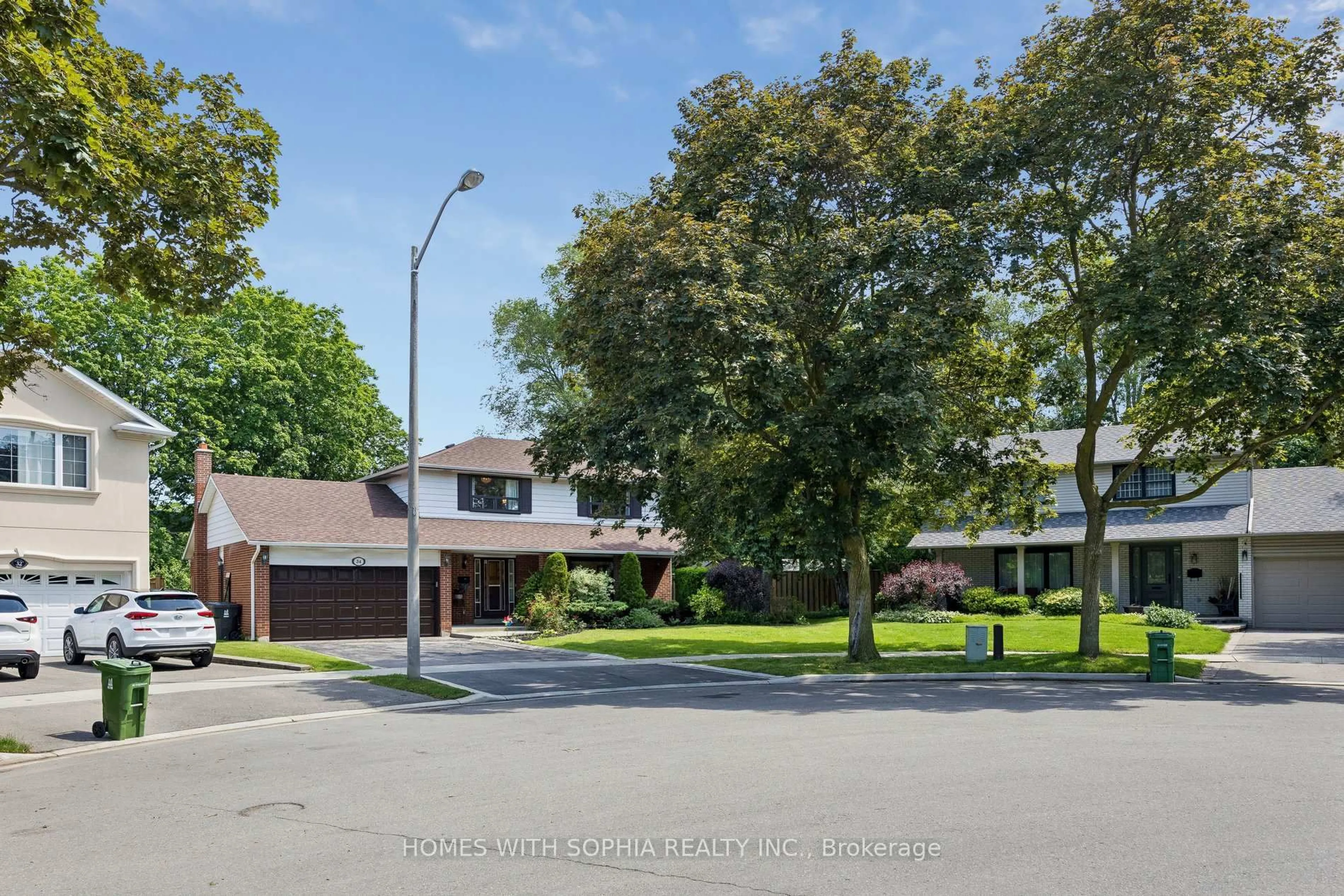 A pic from outside/outdoor area/front of a property/back of a property/a pic from drone, street for 34 Rustywood Dr, Toronto Ontario M3A 1R8