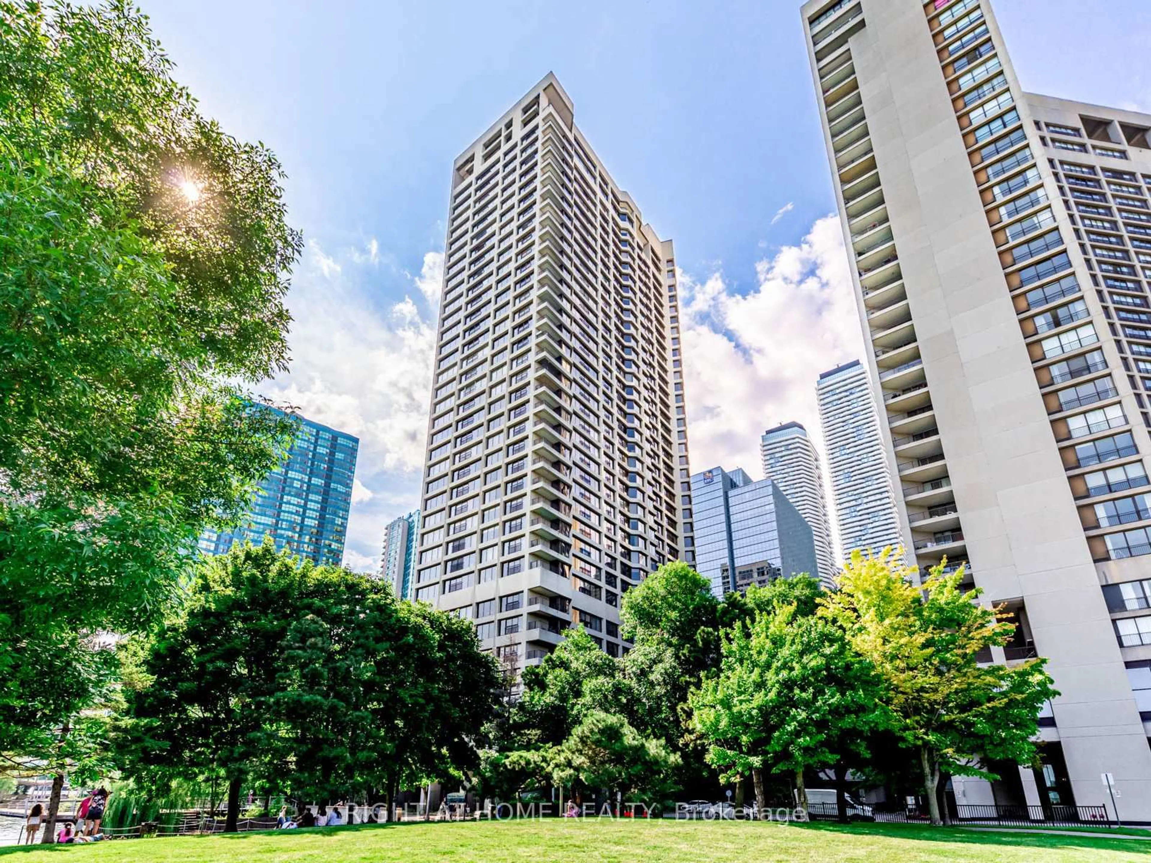 Unknown for 65 HARBOUR Sq #2202, Toronto Ontario M5J 2L4