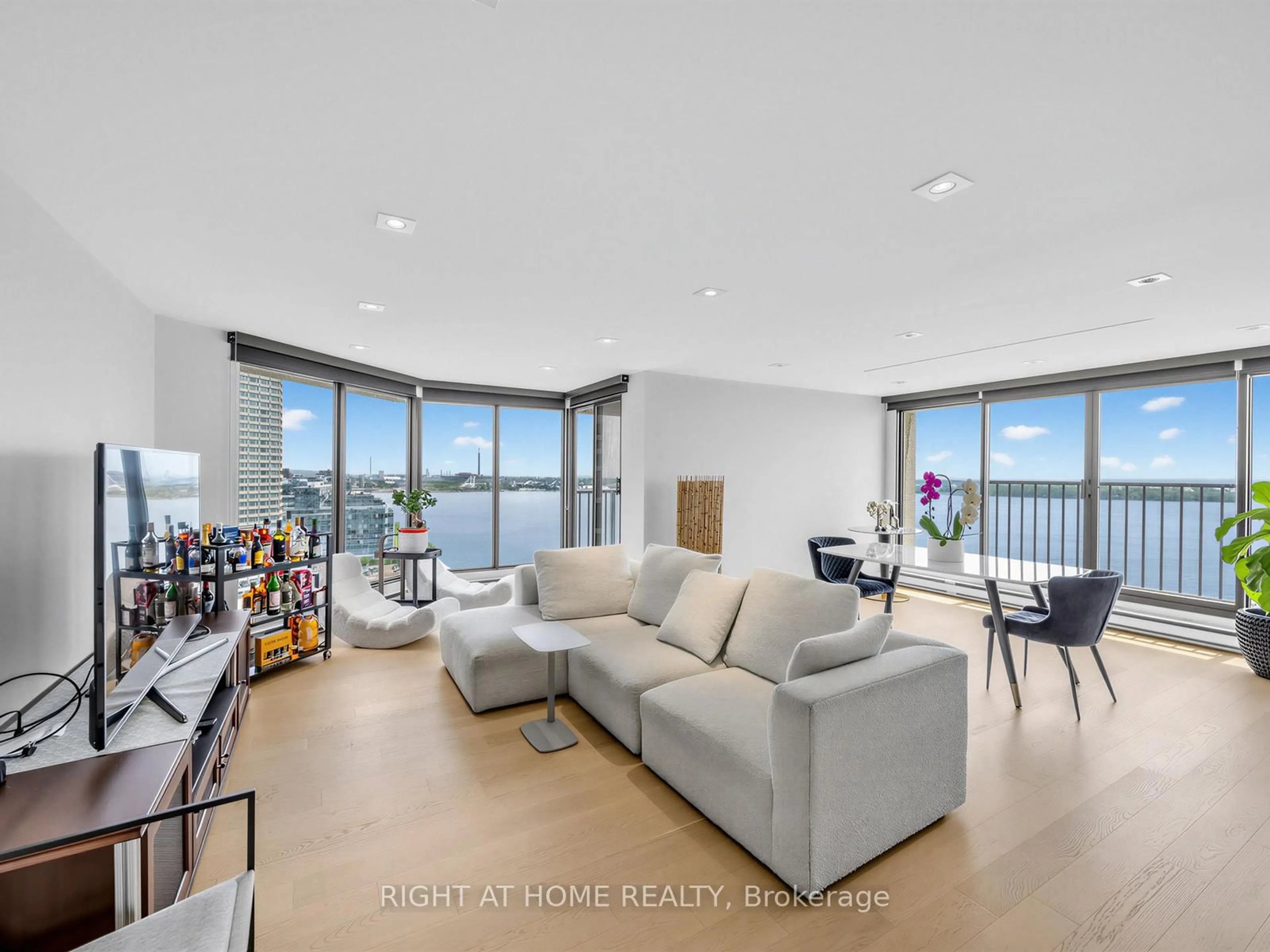 Living room with furniture, unknown for 65 HARBOUR Sq #2202, Toronto Ontario M5J 2L4