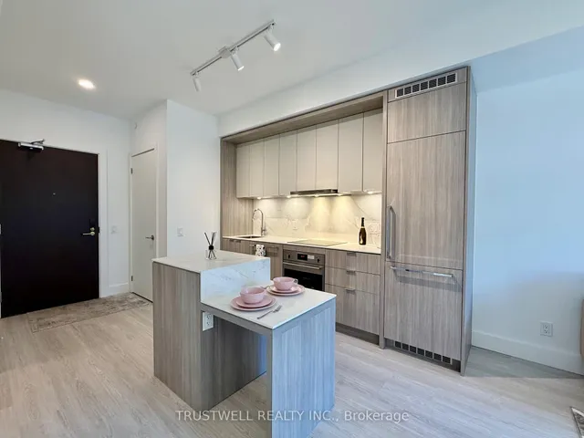 6 Greenbriar Rd #503, Toronto 3