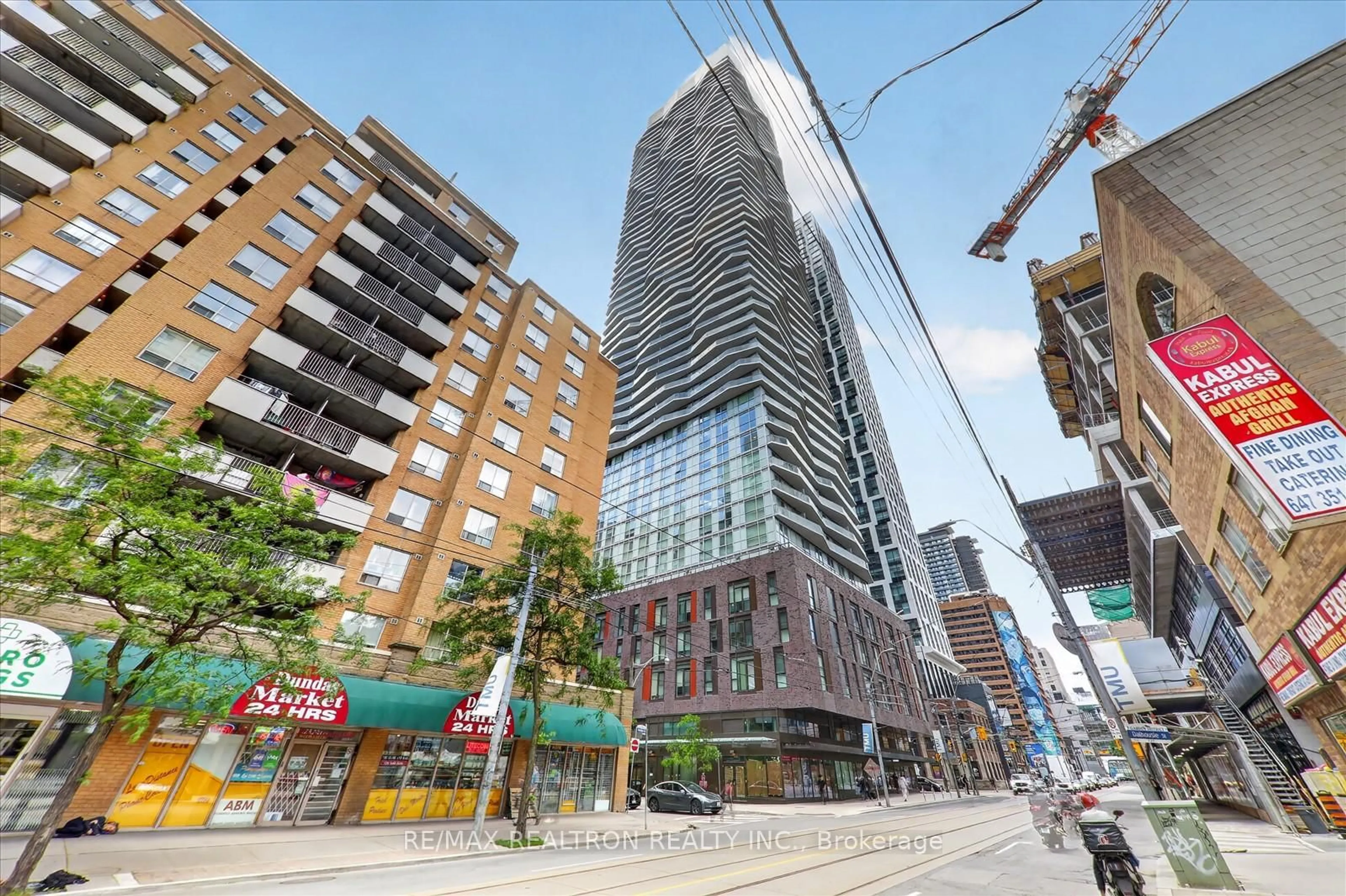 Patio, building for 100 Dalhousie St #3312, Toronto Ontario M5B 0C7