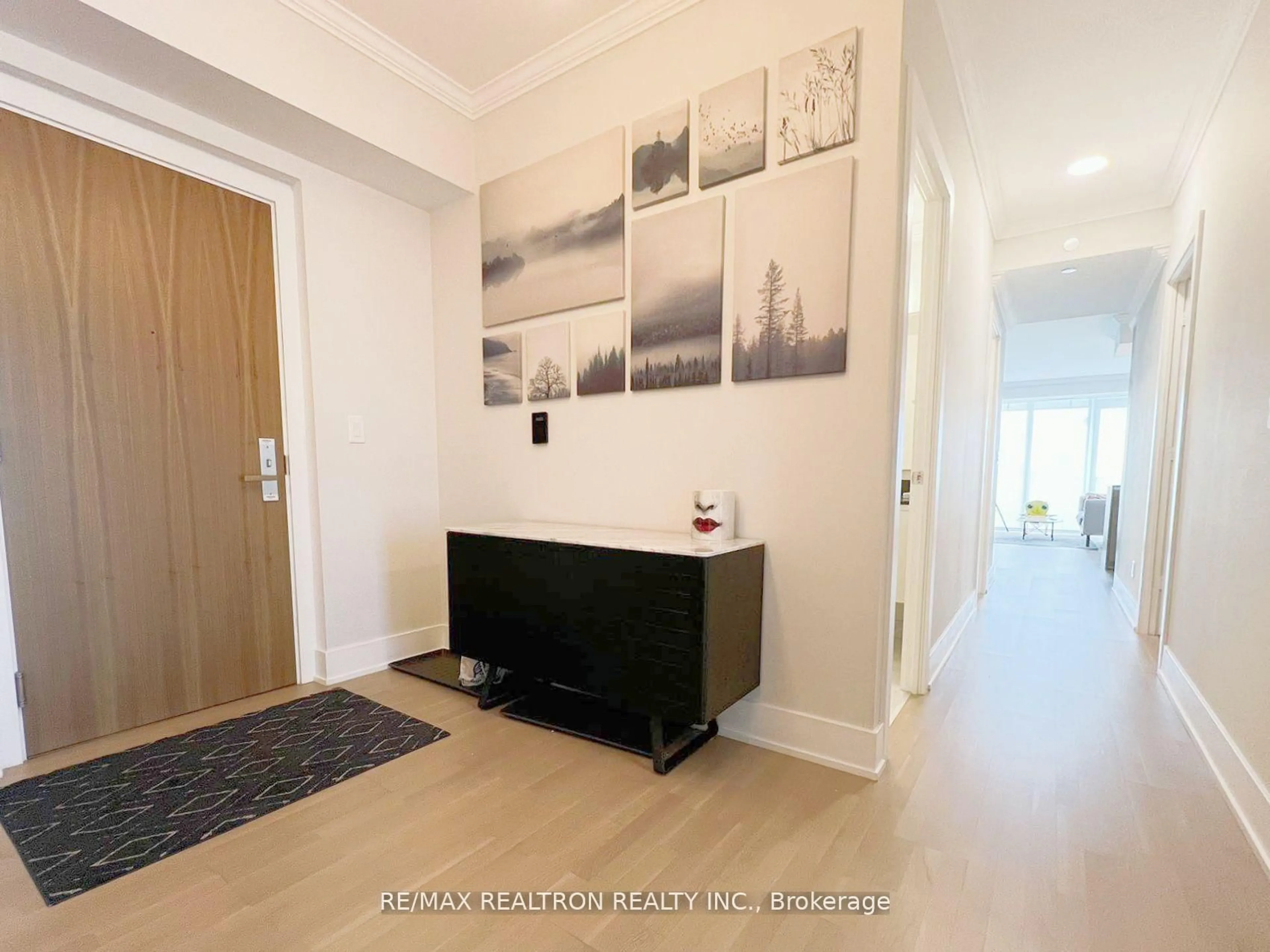 Indoor entryway for 200 Bloor St #2801, Toronto Ontario M5S 1T8