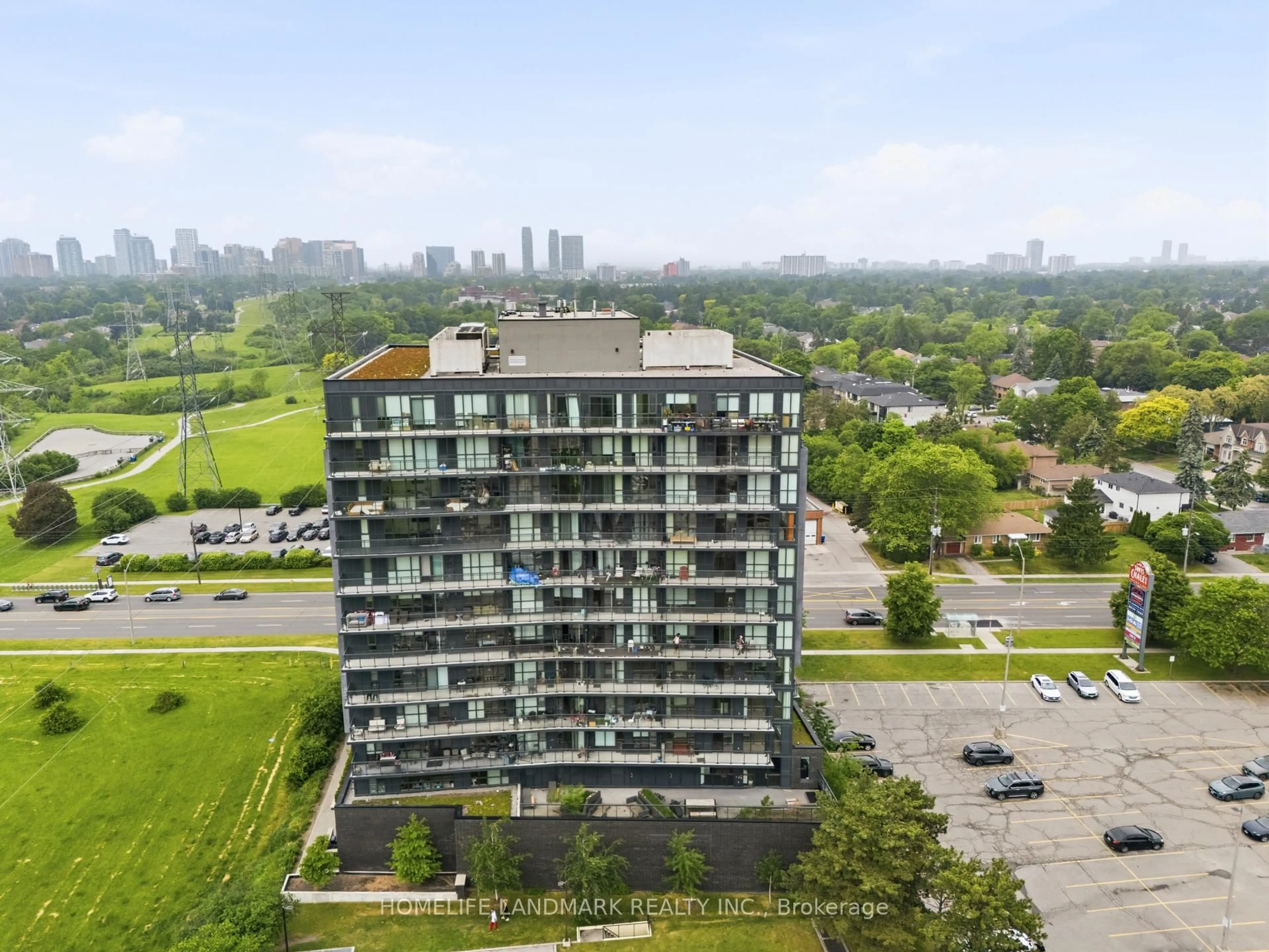 A pic from outside/outdoor area/front of a property/back of a property/a pic from drone, city buildings view from balcony for 3237 Bayview Ave #307, Toronto Ontario M2K 0G1