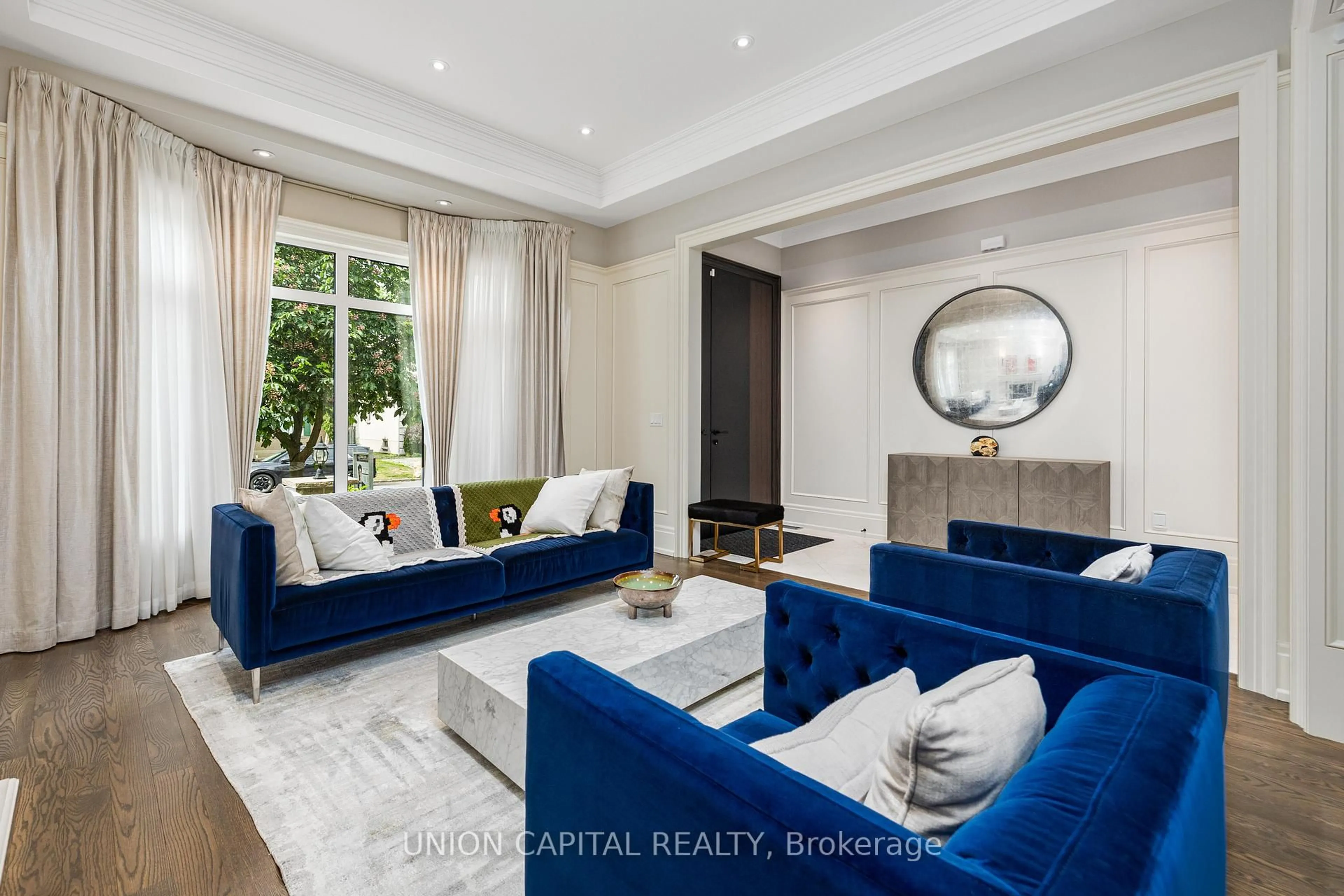 Living room with furniture, unknown for 47 Bevdale Rd, Toronto Ontario M2R 1L8