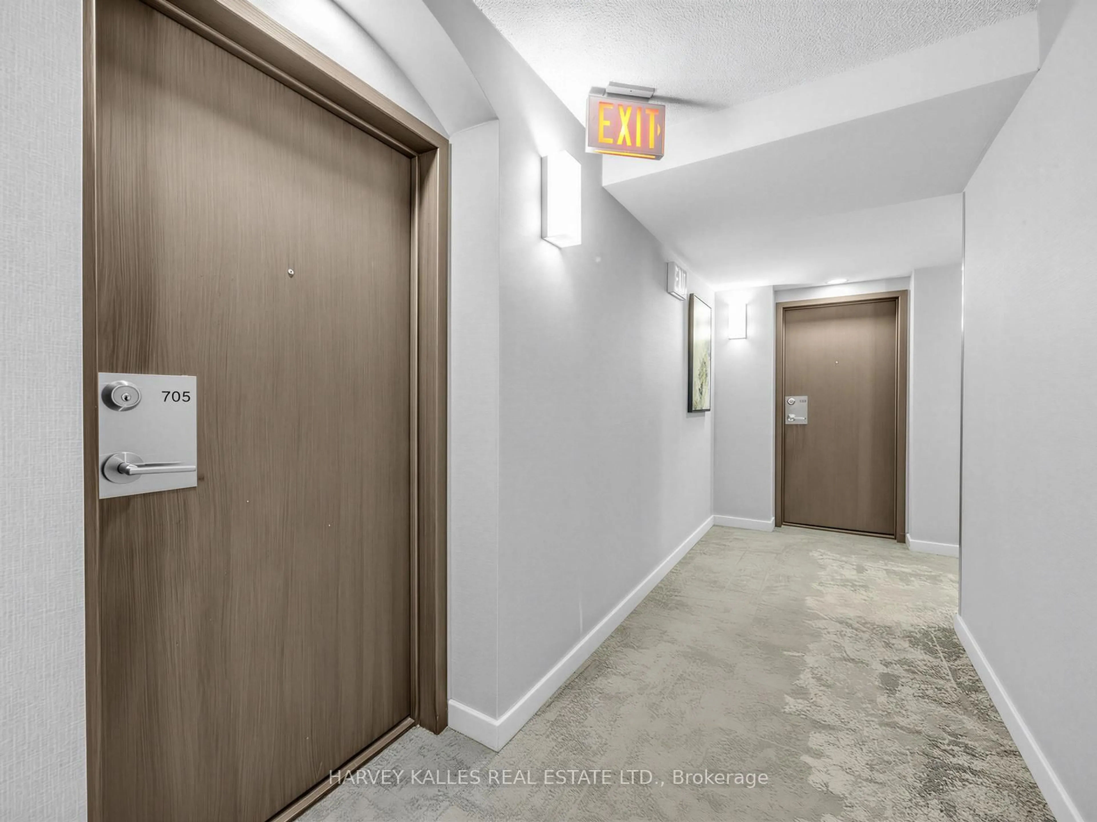 Indoor foyer for 10 Yonge St #705, Toronto Ontario M5J 1R4