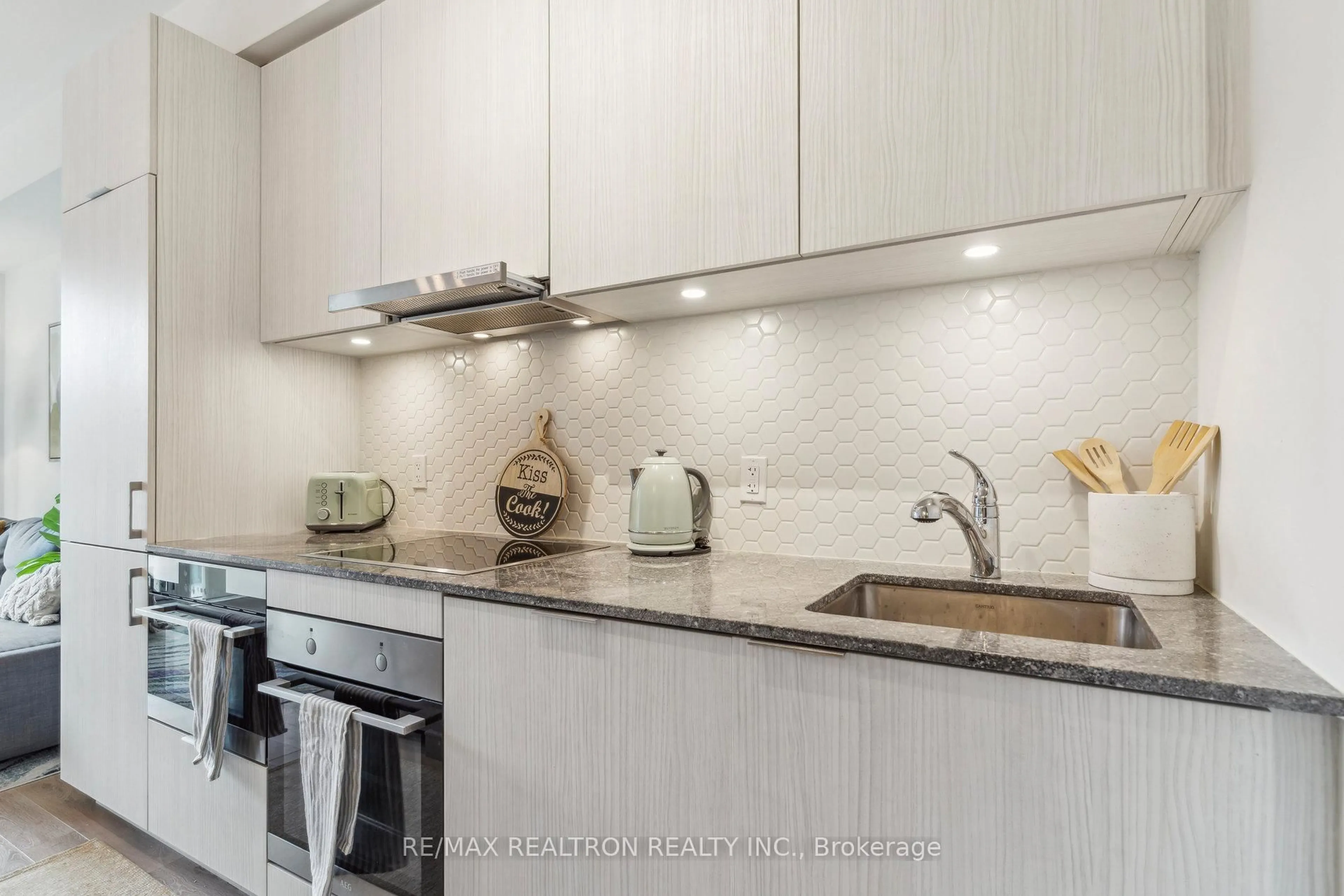 Standard kitchen, unknown for 158 Front St #325, Toronto Ontario M5A 0K9