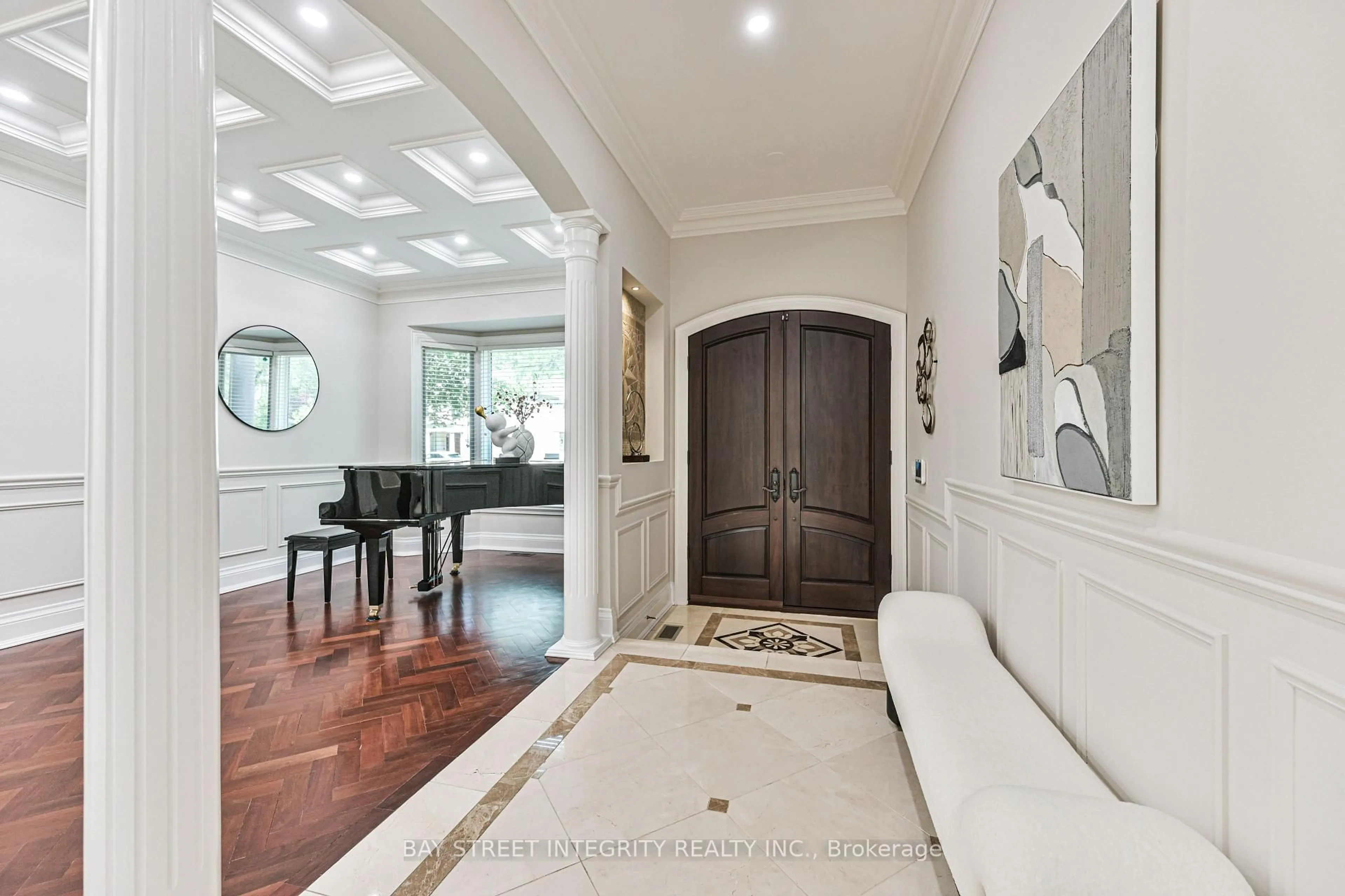 Indoor entryway for 227 Empress Ave, Toronto Ontario M2N 3V1