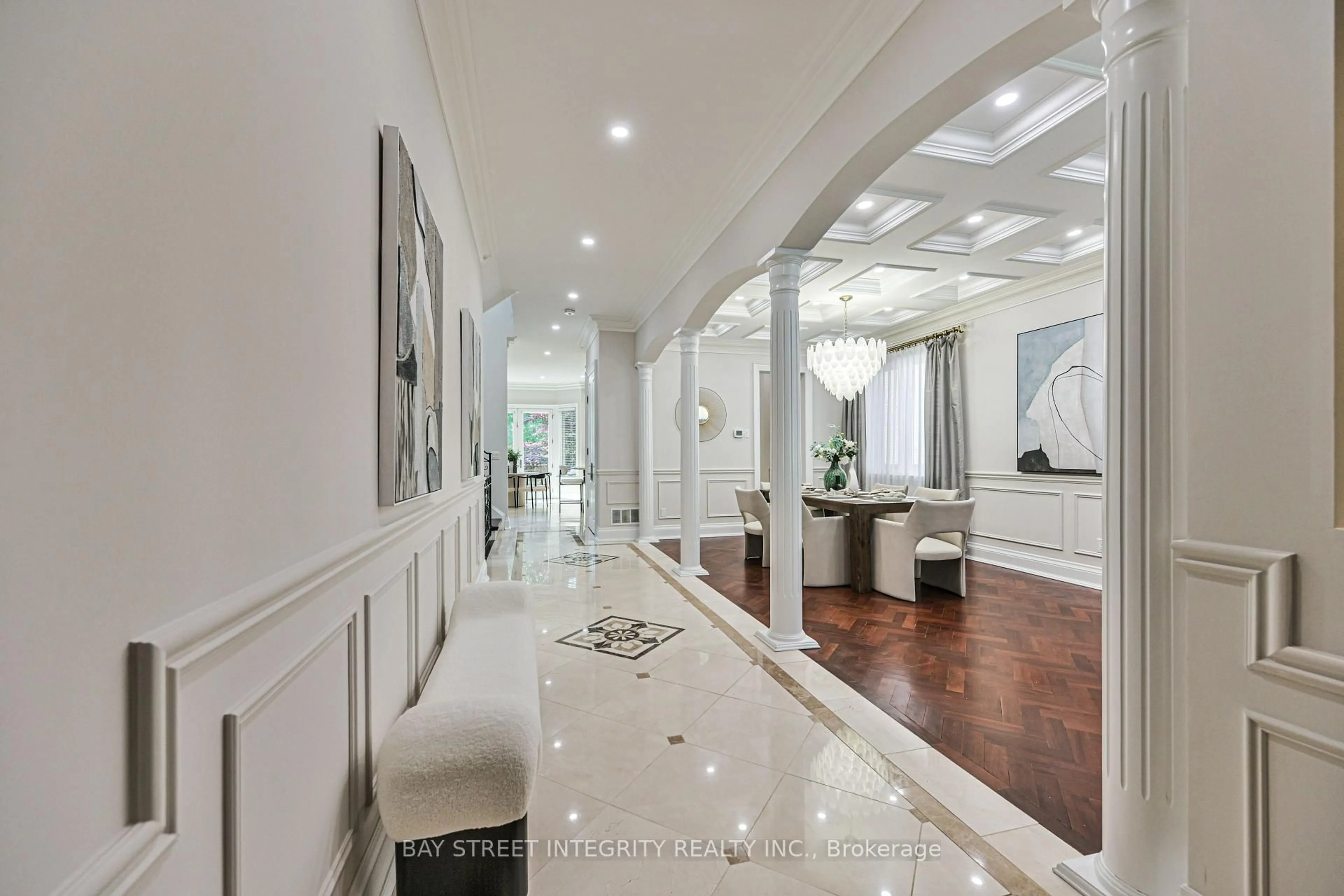 Indoor entryway for 227 Empress Ave, Toronto Ontario M2N 3V1
