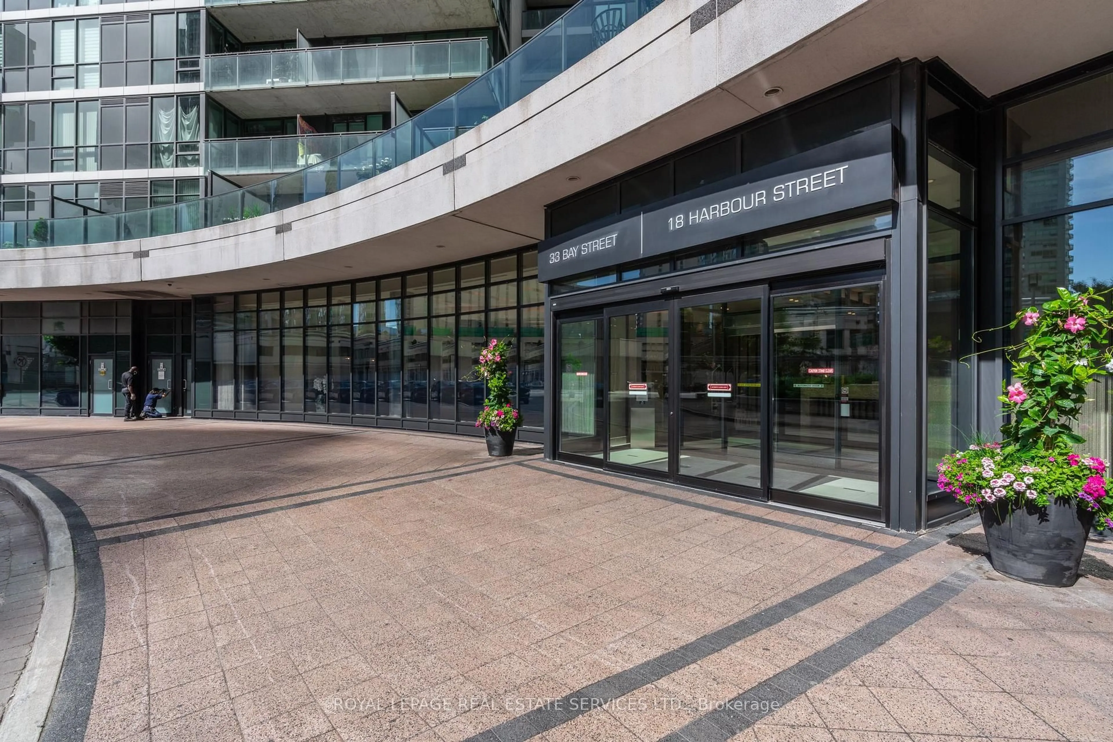 Indoor foyer for 18 Harbour St #1204, Toronto Ontario M5J 2Z6
