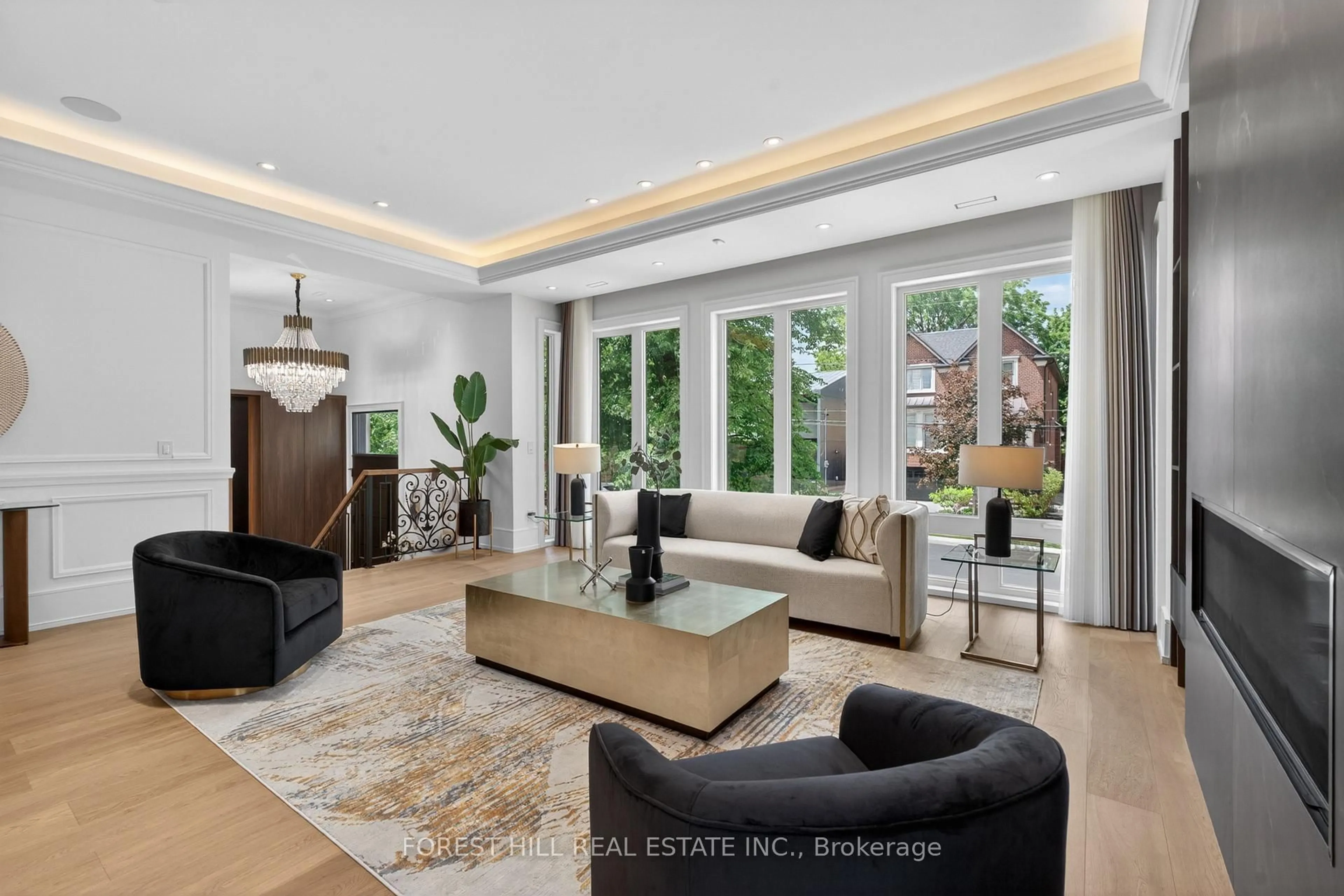 Living room with furniture, unknown for 229 Florence Ave, Toronto Ontario M2N 1G7