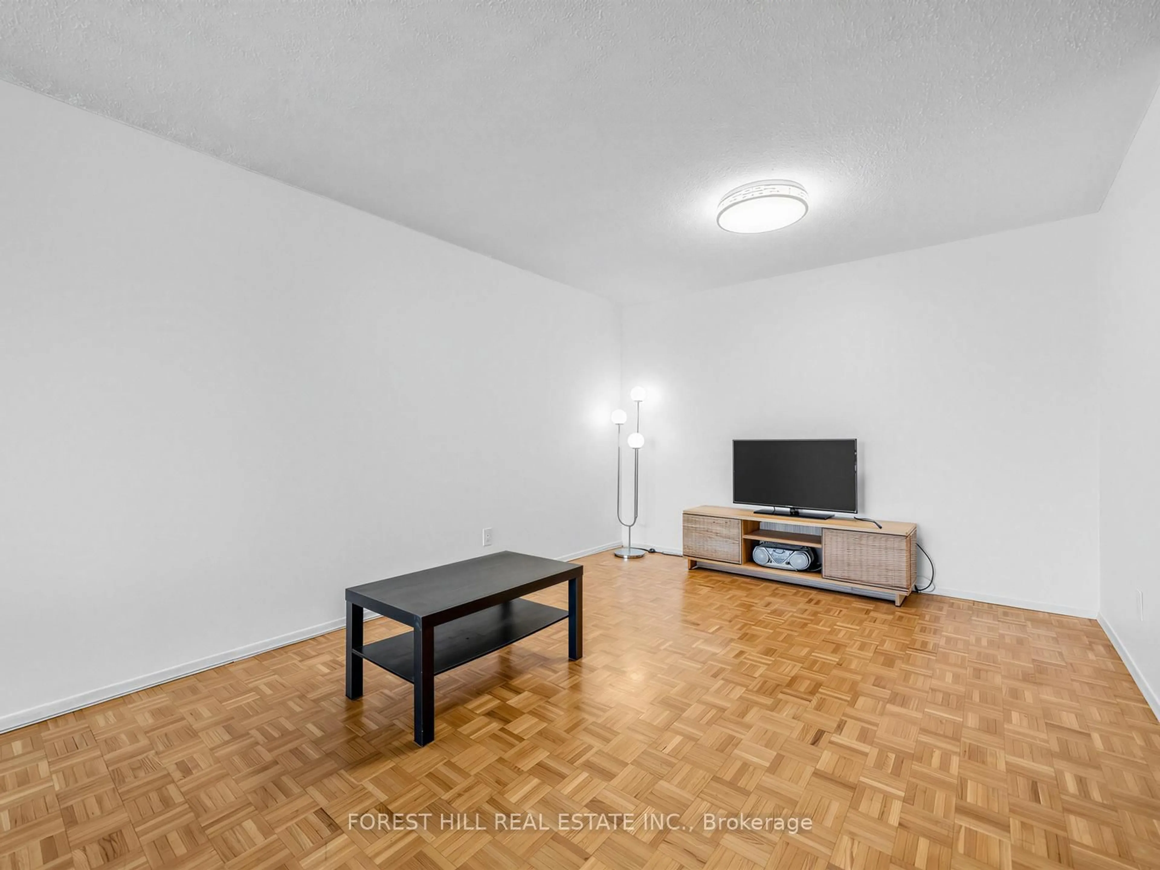 A pic of a room for 53 McCaul St #446, Toronto Ontario M5T 2W9