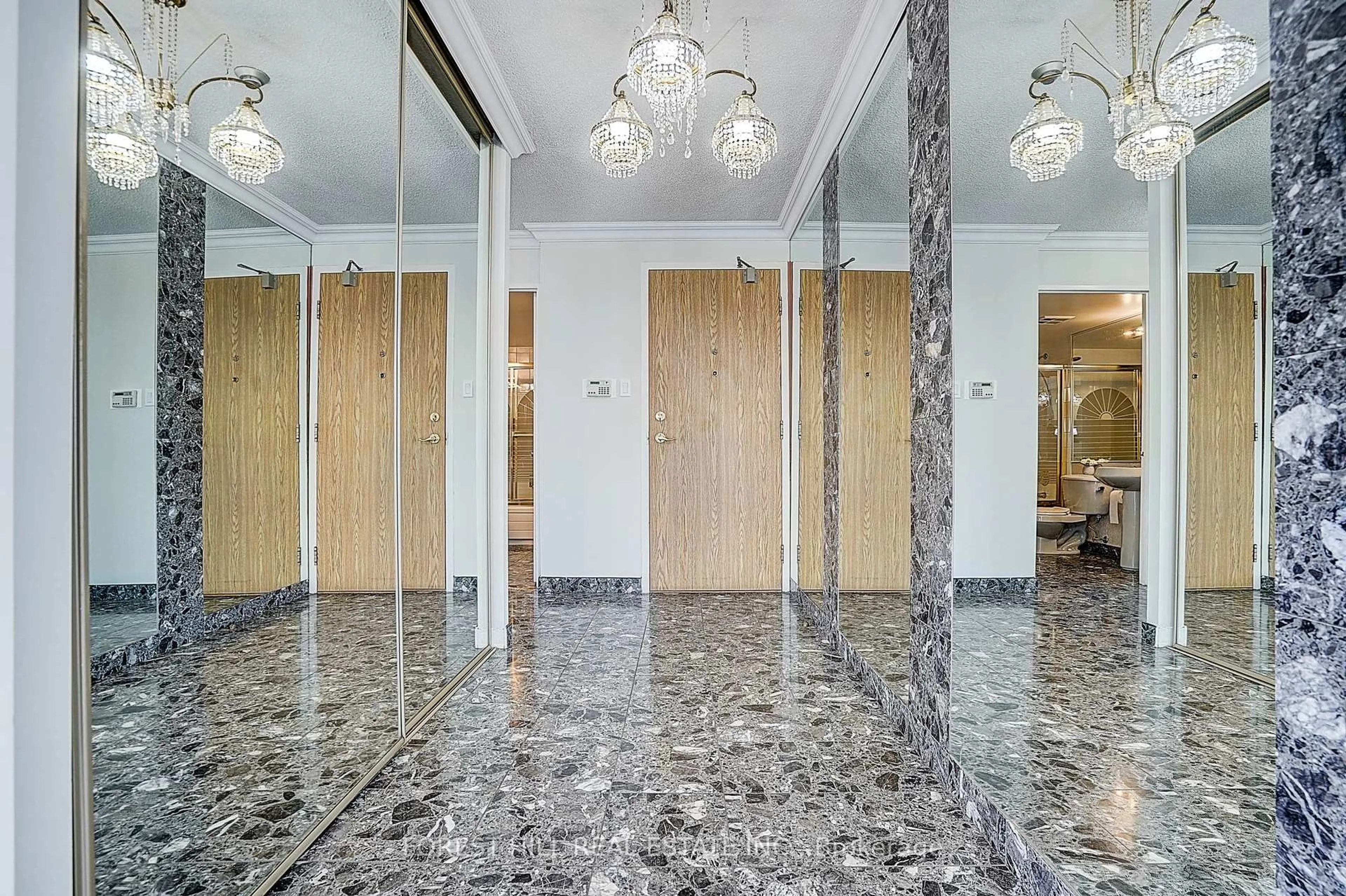 Indoor foyer for 1101 Steeles Ave #PH111, Toronto Ontario M2R 3W5