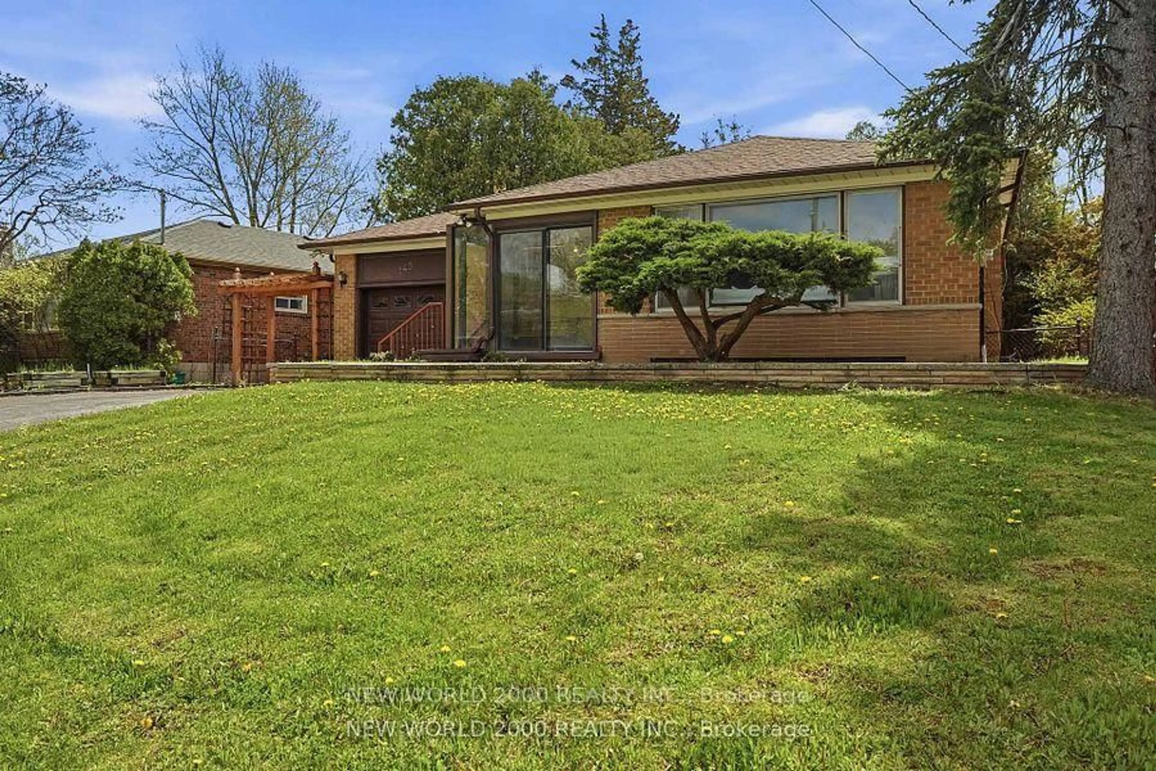 A pic from outside/outdoor area/front of a property/back of a property/a pic from drone, street for 145 Elvaston Dr, Toronto Ontario M4A 1N8