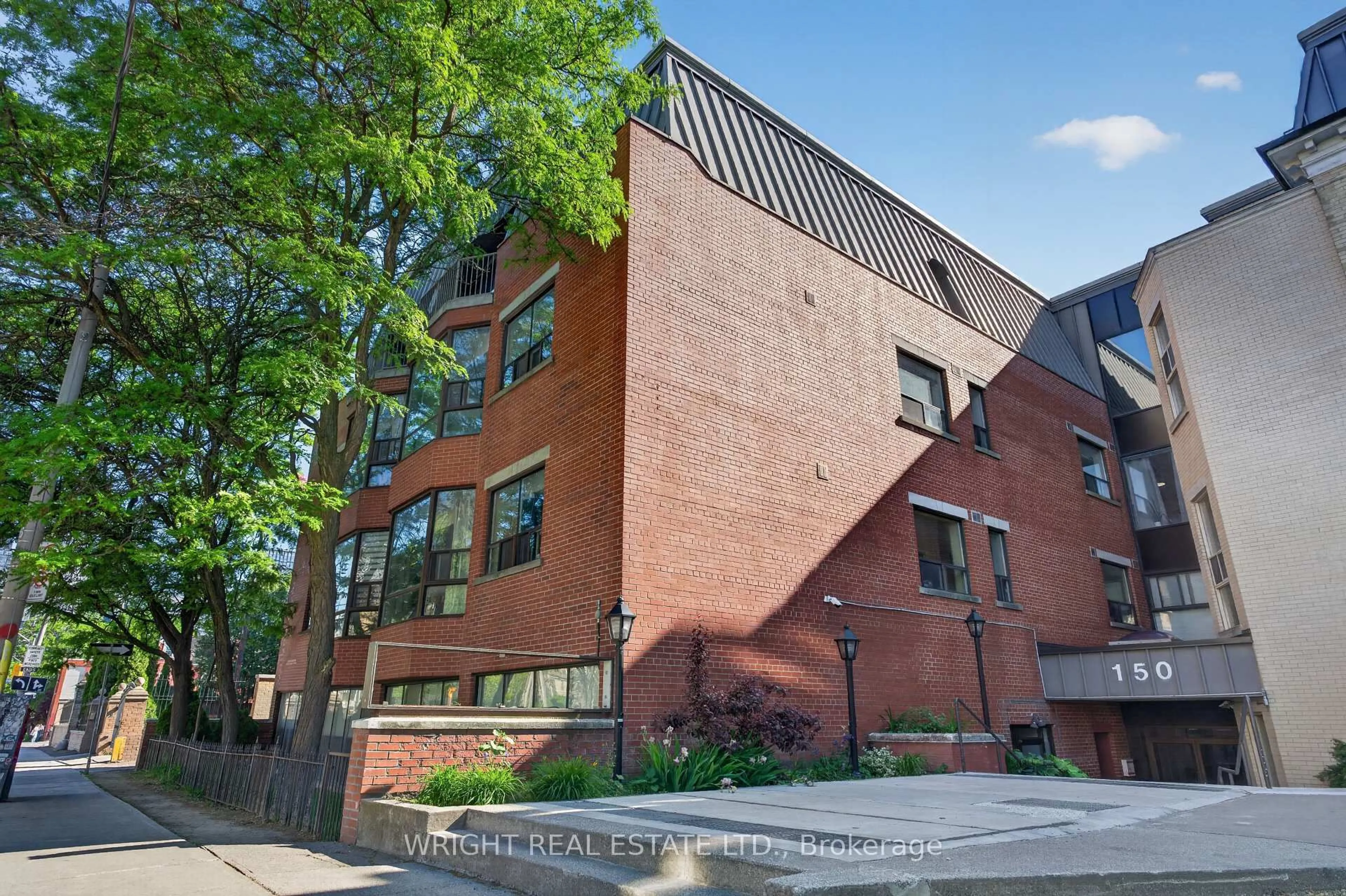 Home with brick exterior material, building for 150 Beverley St, Toronto Ontario M5T 1Y5