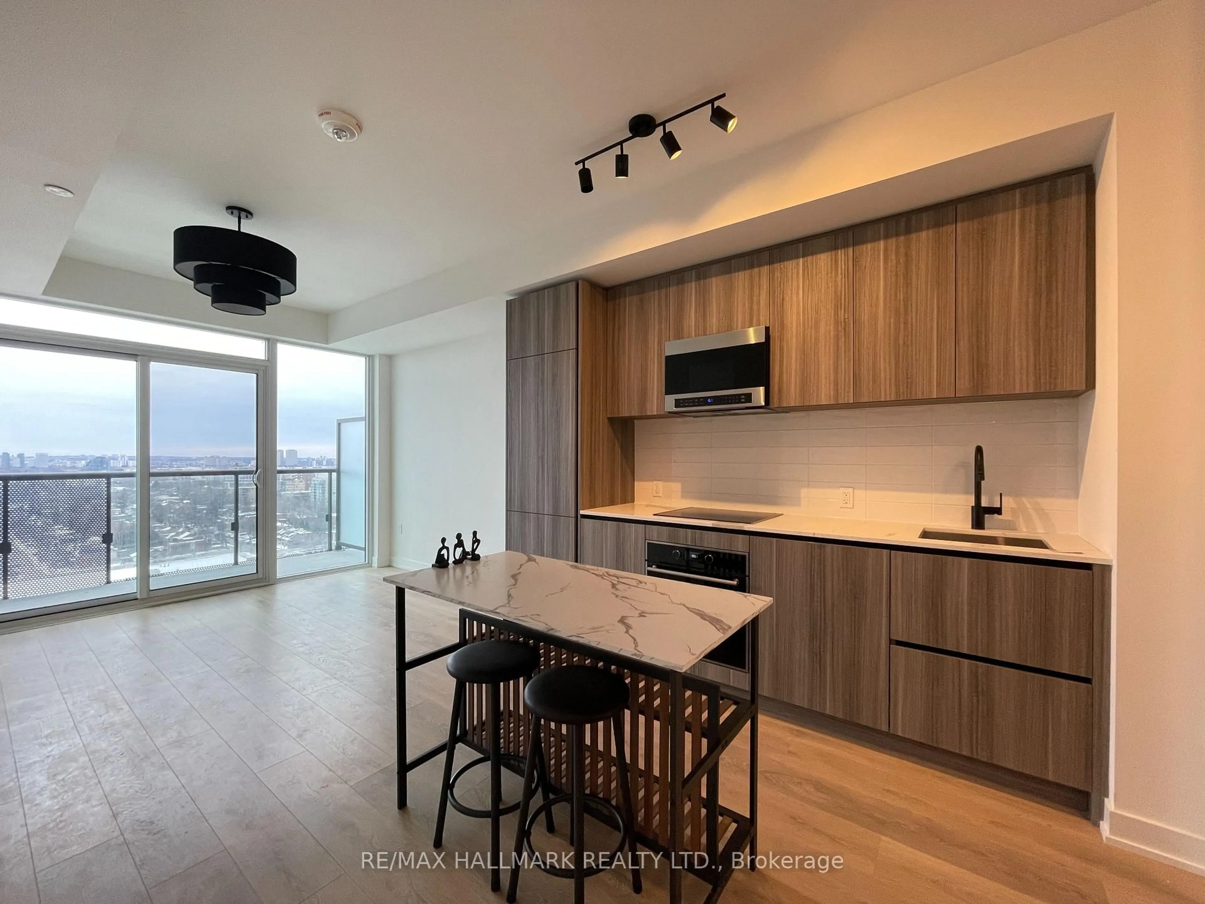 Open concept kitchen, unknown for 127 Broadway Ave #1810, Toronto Ontario M4P 1V4