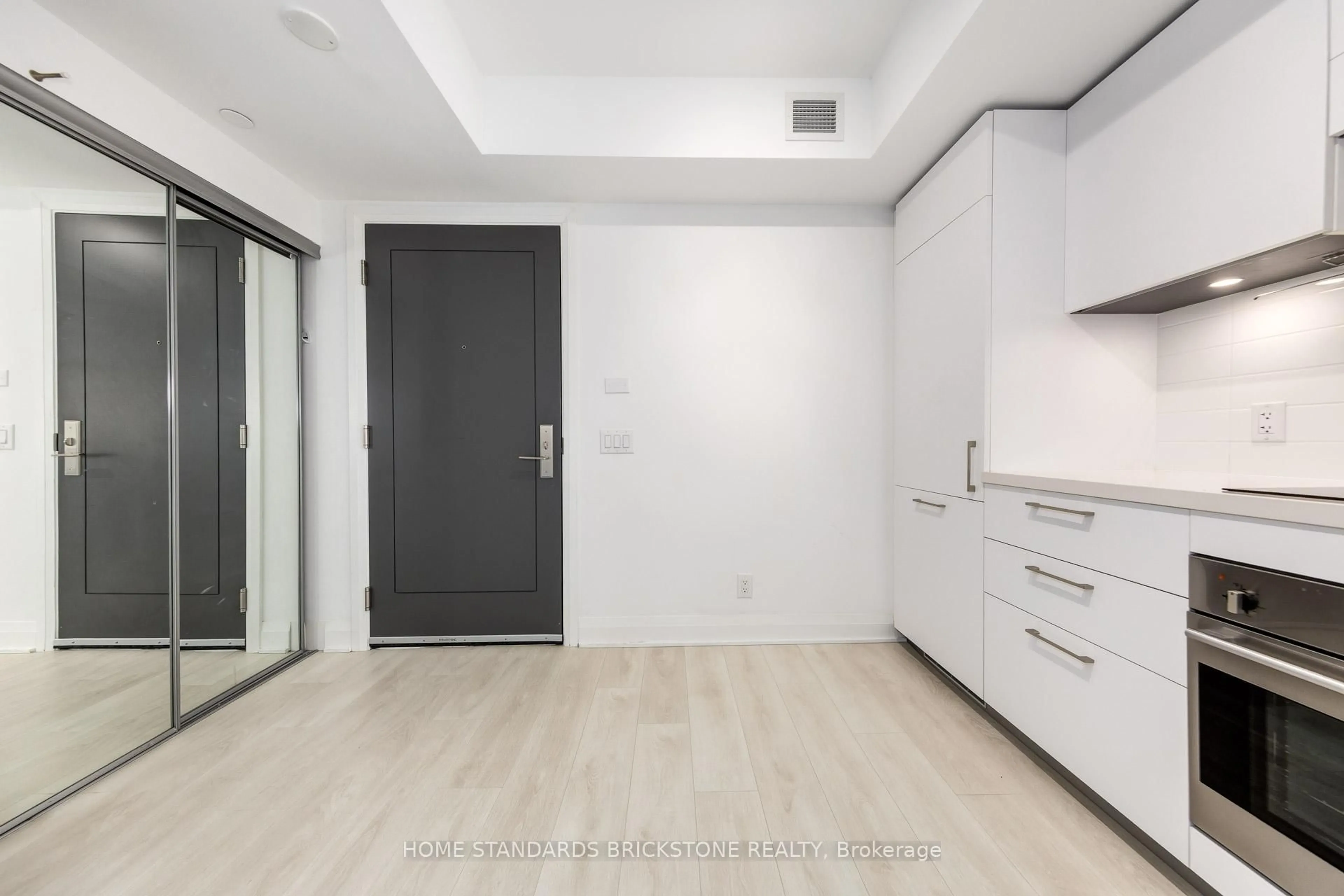 Unknown for 33 Frederick Todd Way #429, Toronto Ontario M4G 0C9