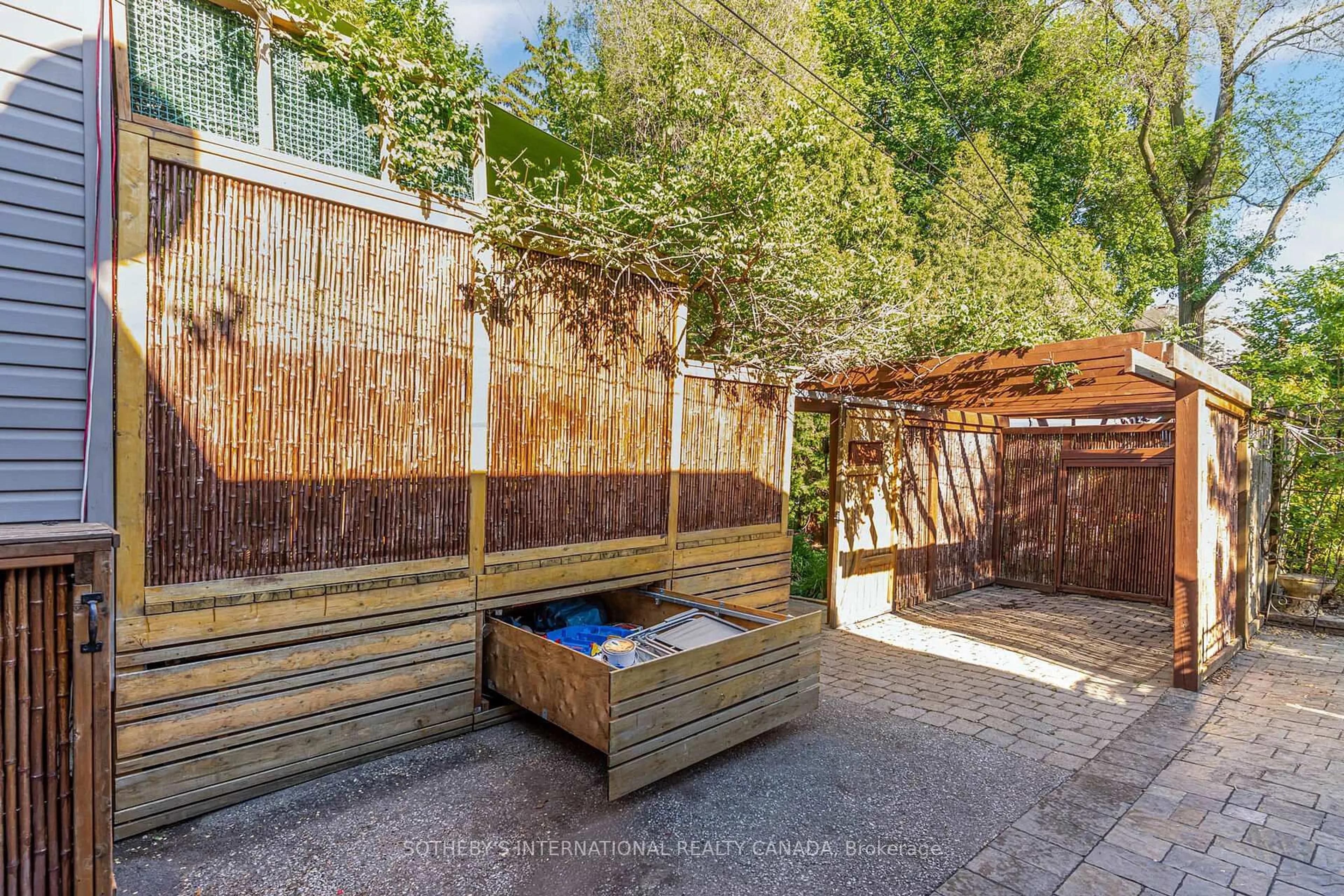 Patio, street for 361 Hillsdale Ave, Toronto Ontario M4S 1T9